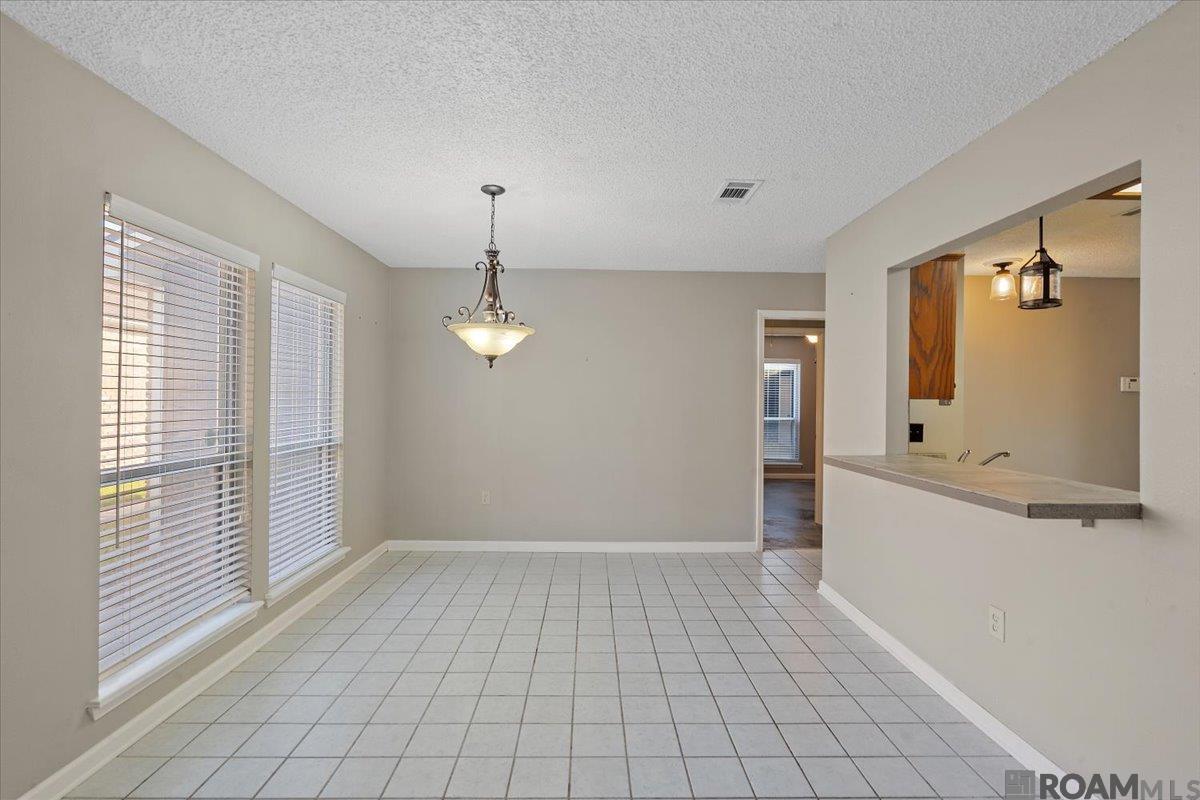 1452 W Fairview Dr