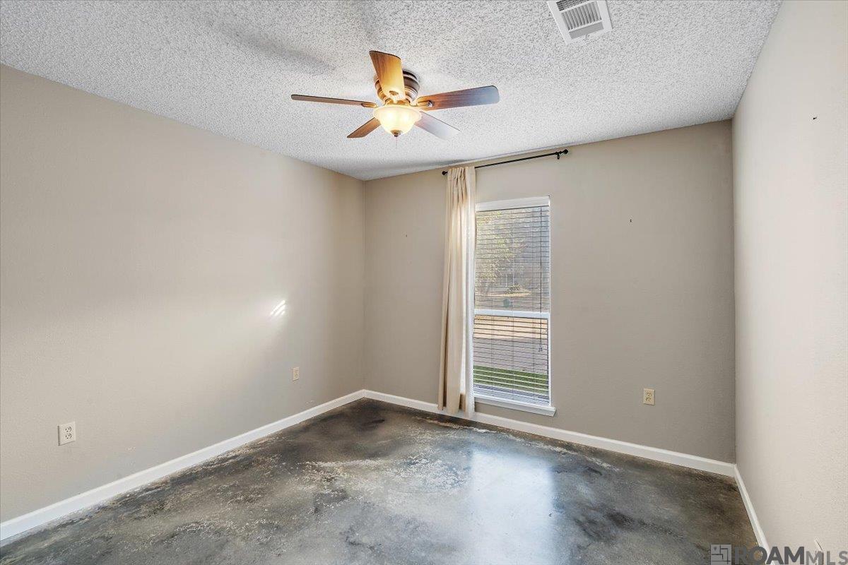 1452 W Fairview Dr