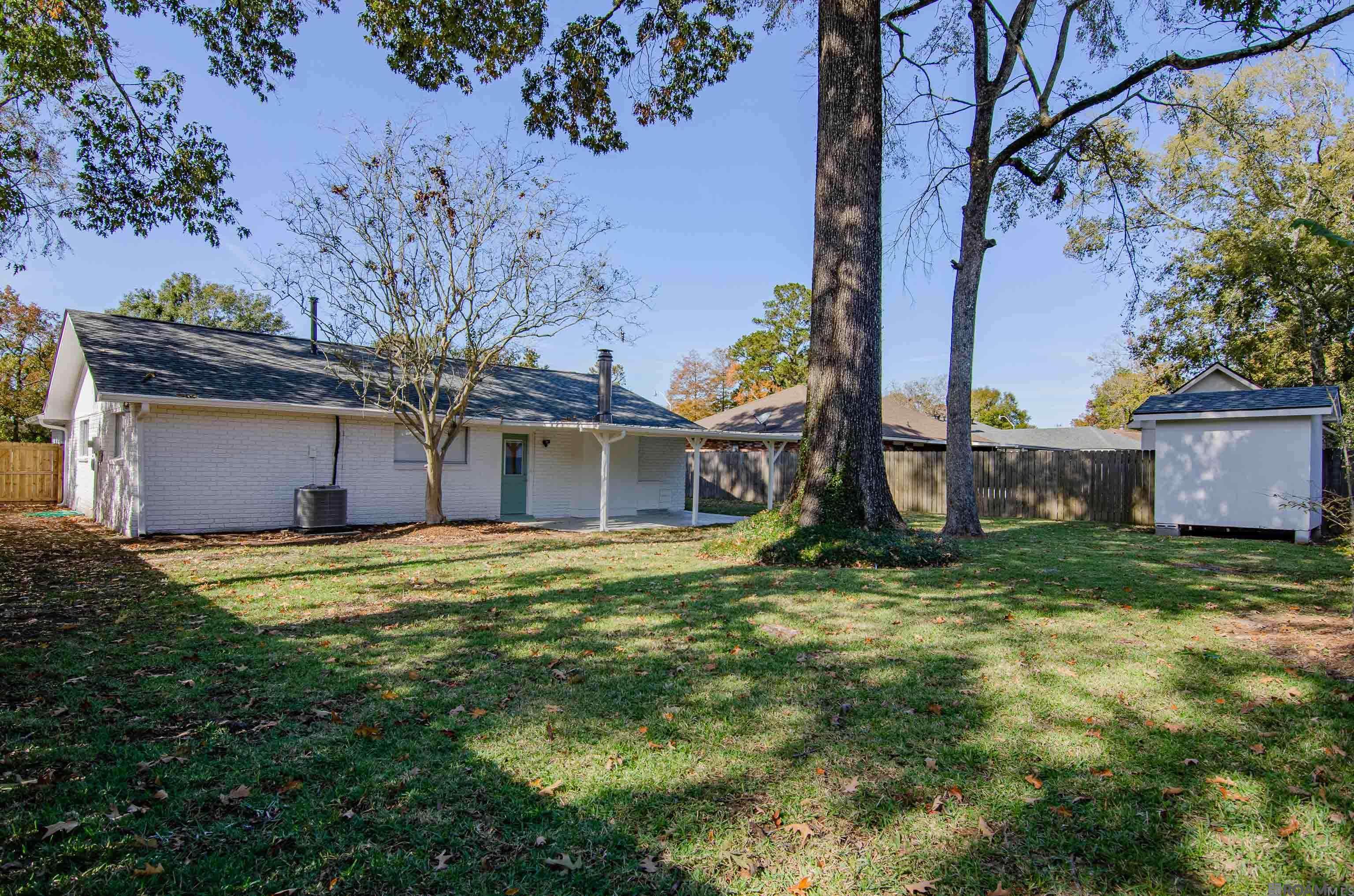 6033 Manassas Dr