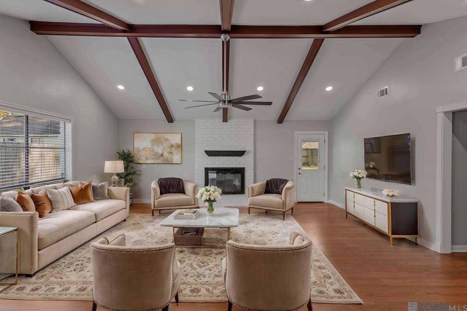 6033 Manassas Dr