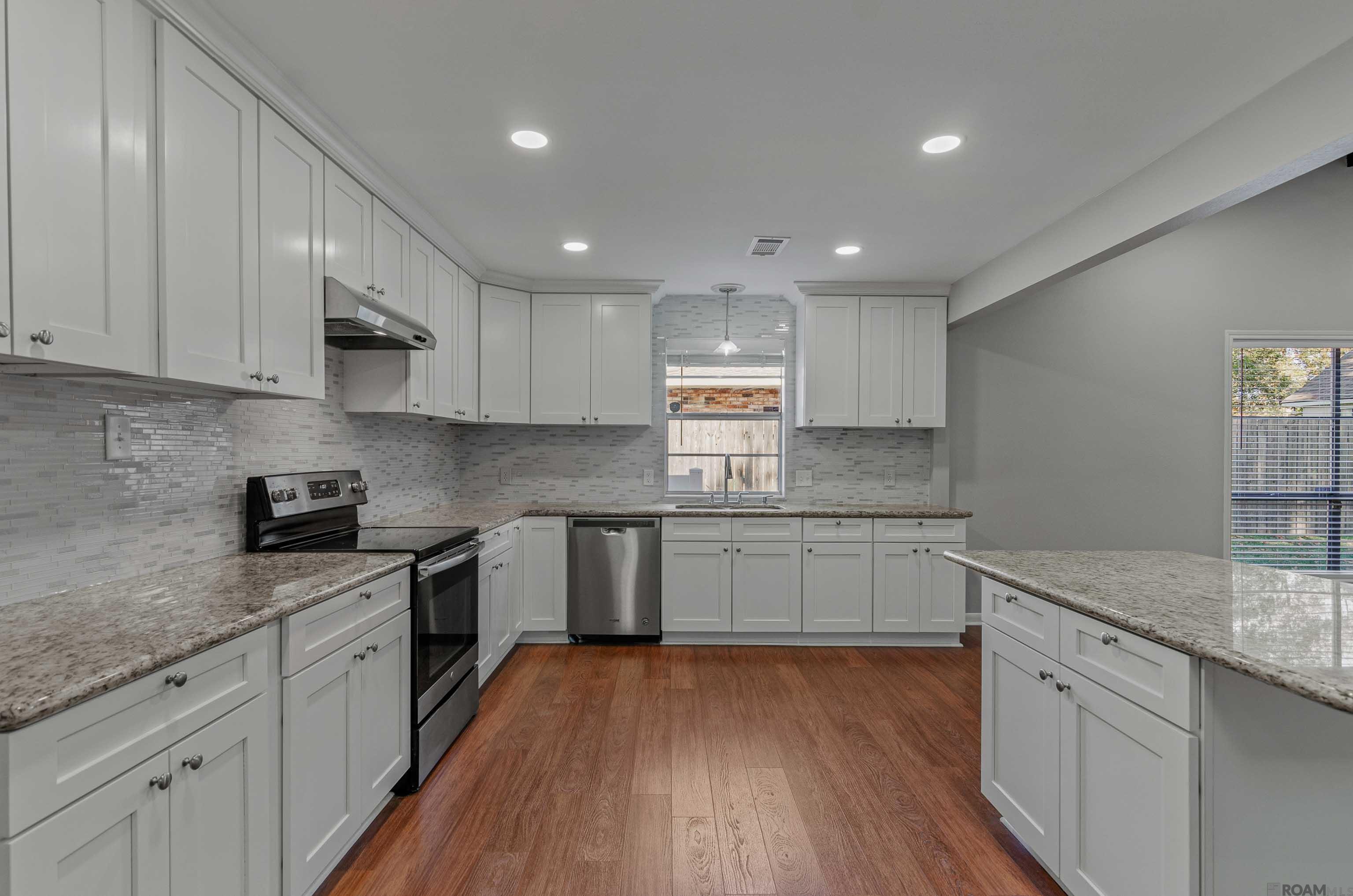 6033 Manassas Dr