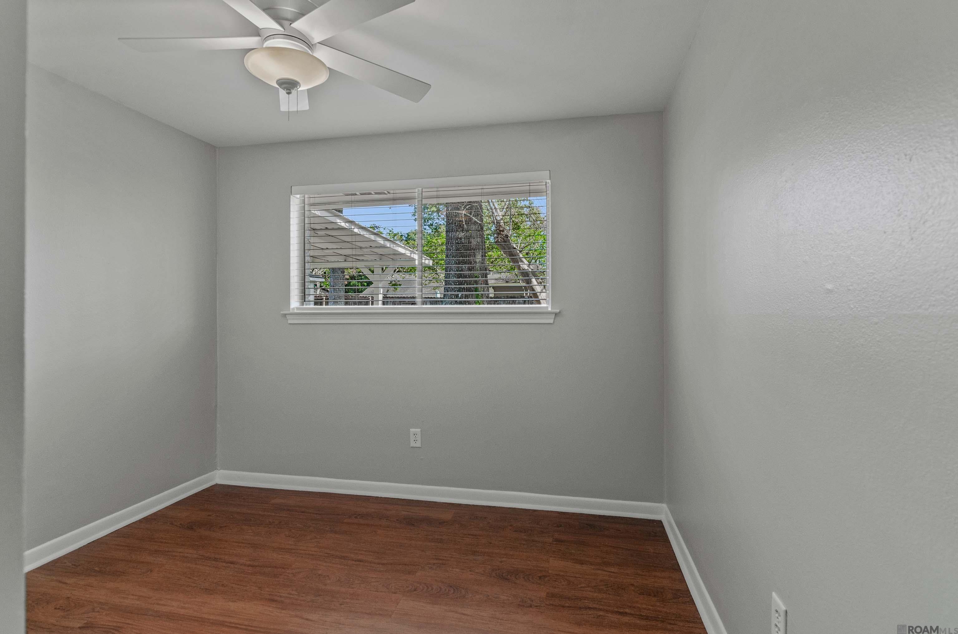 6033 Manassas Dr