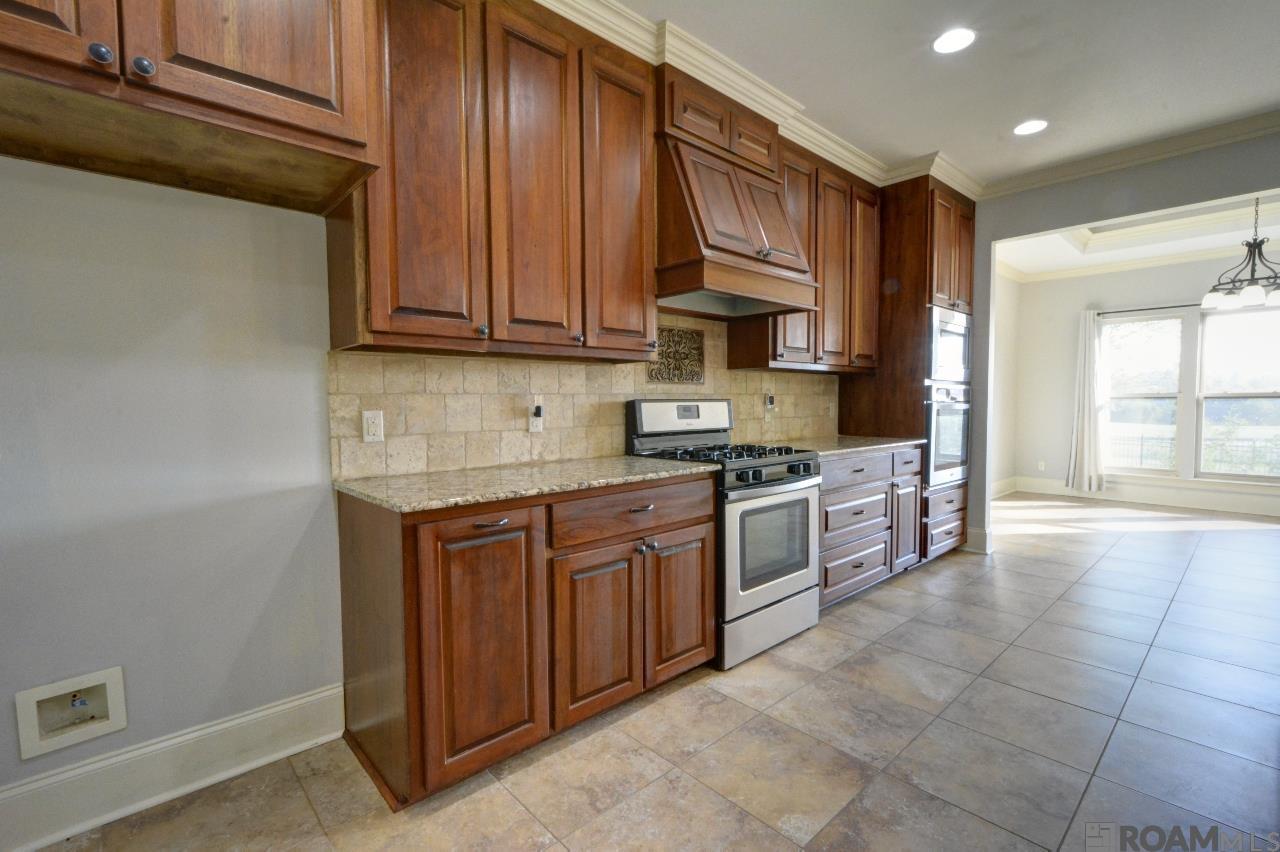 22453 Fairway View Dr