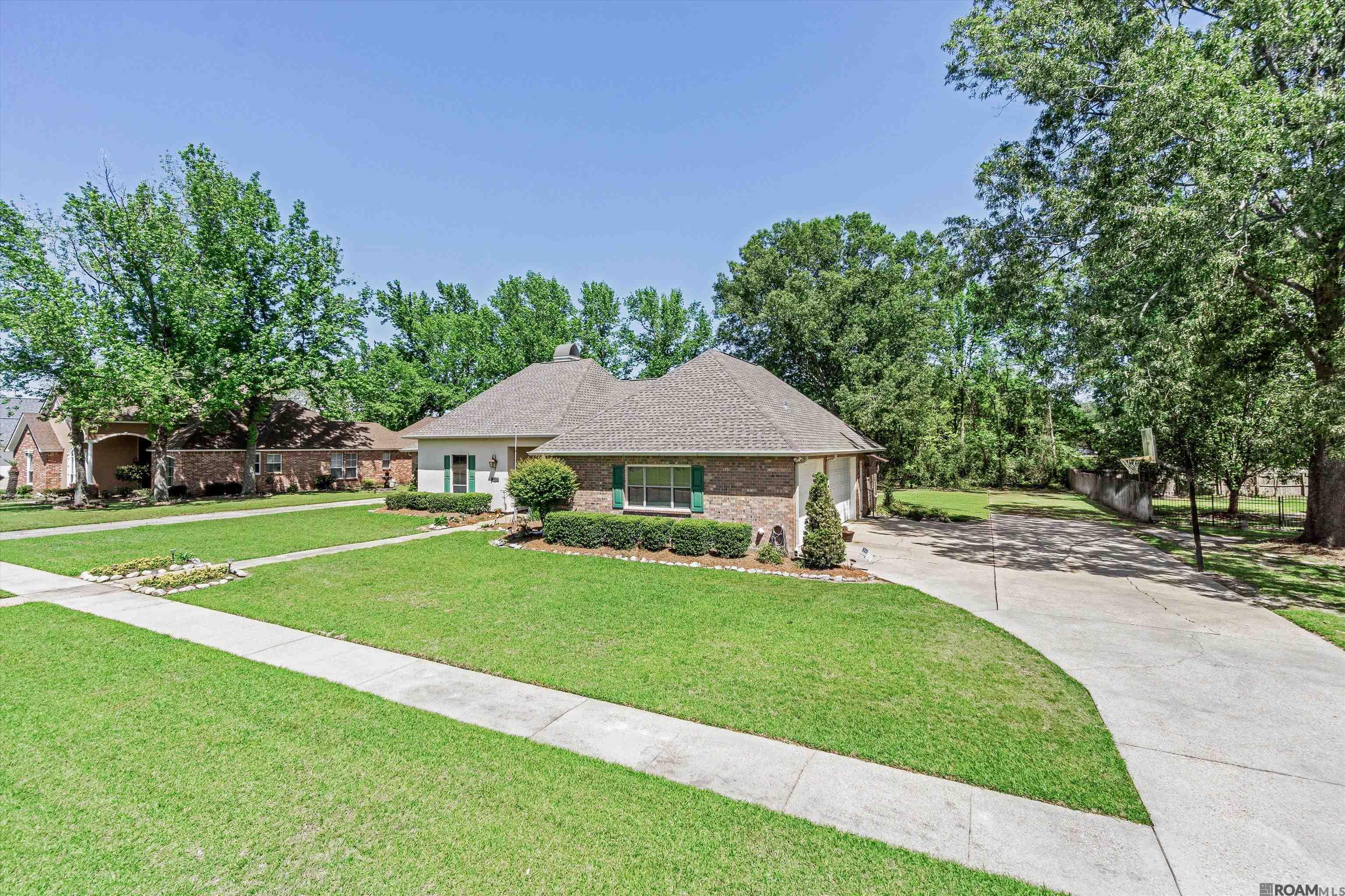 1243 Roseway Blvd