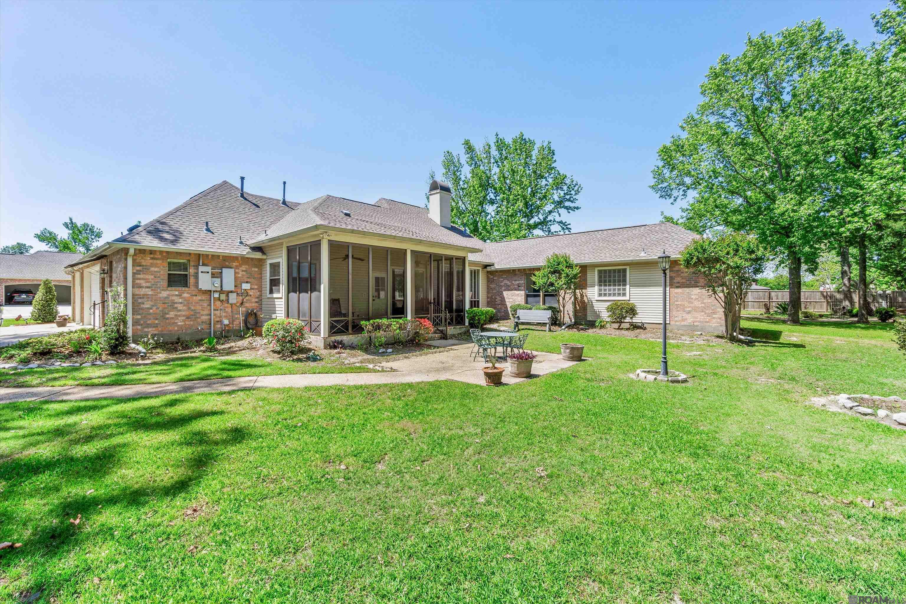 1243 Roseway Blvd