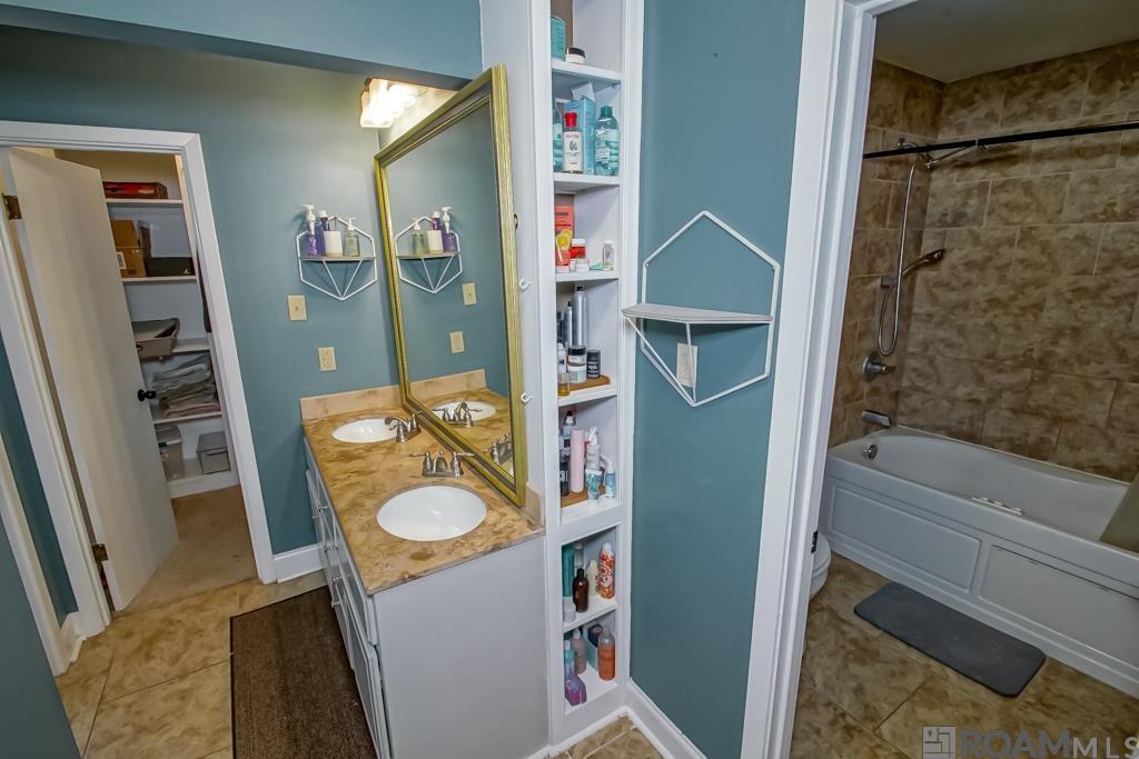 816 Daventry Dr