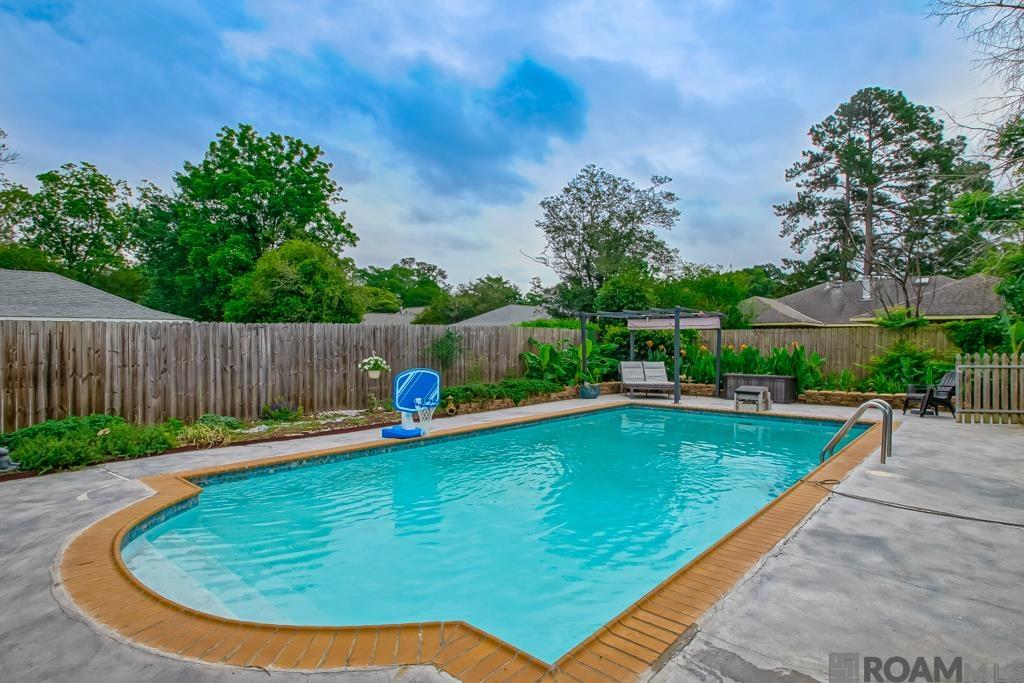 816 Daventry Dr