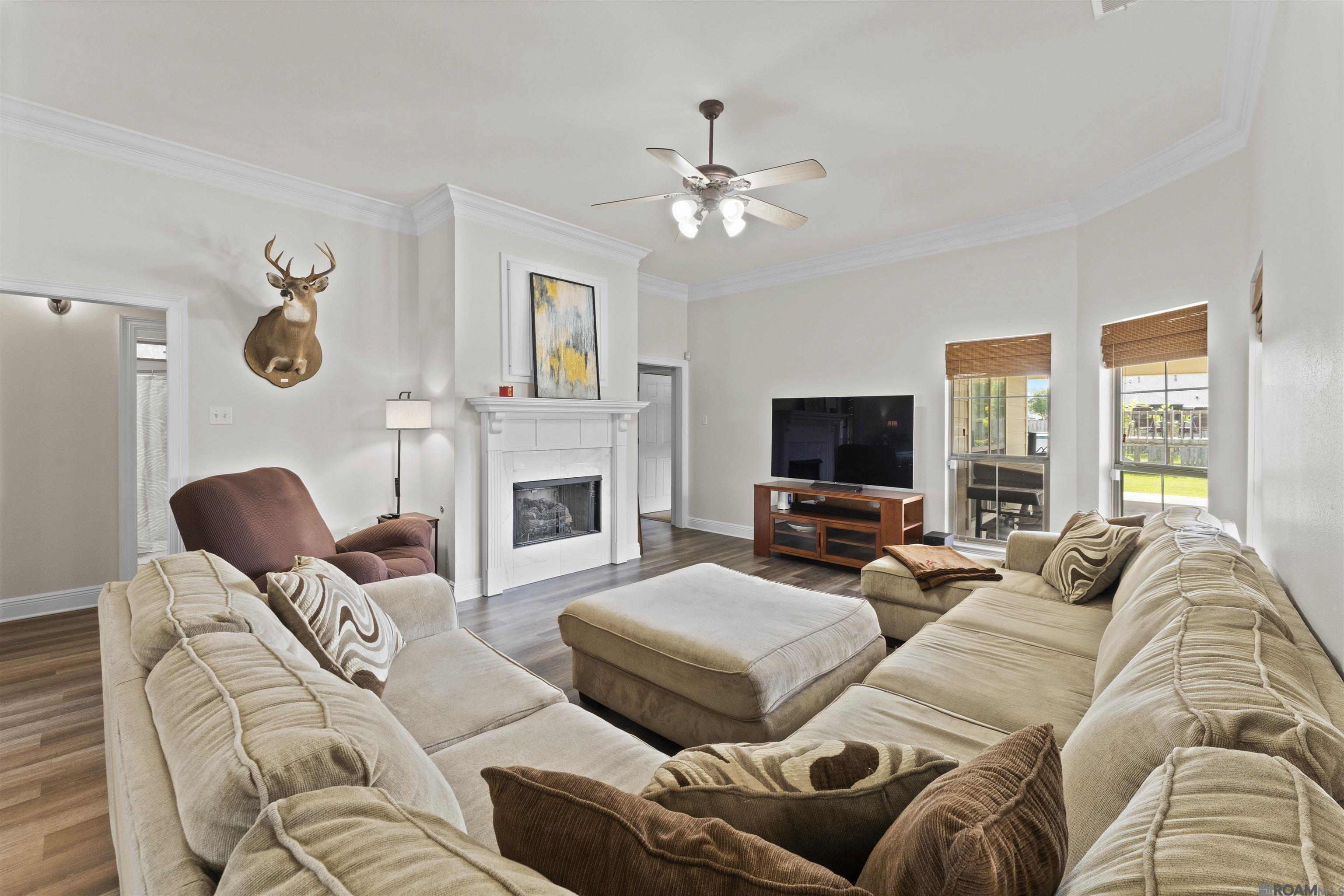 6128 Woodside Dr