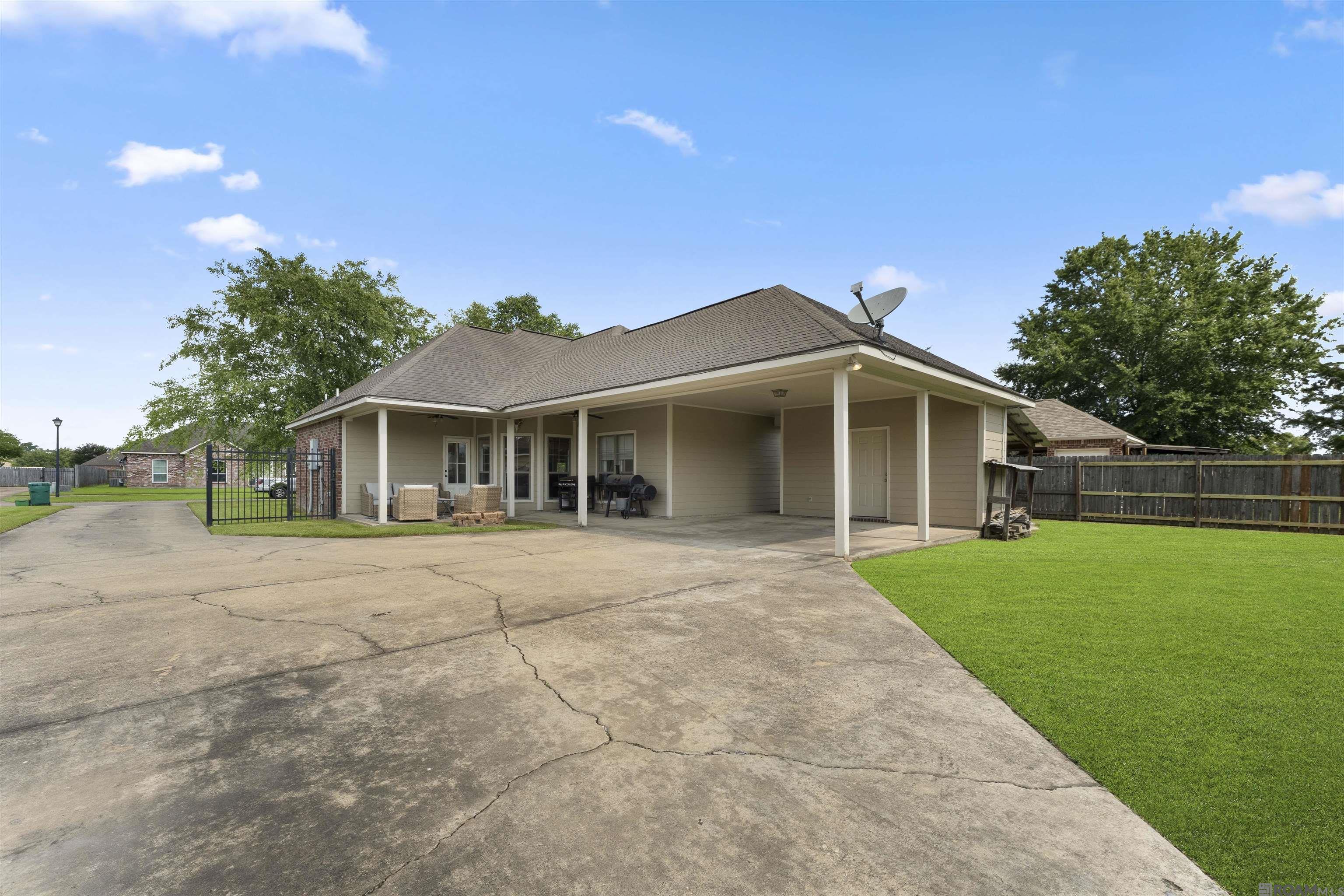 6128 Woodside Dr