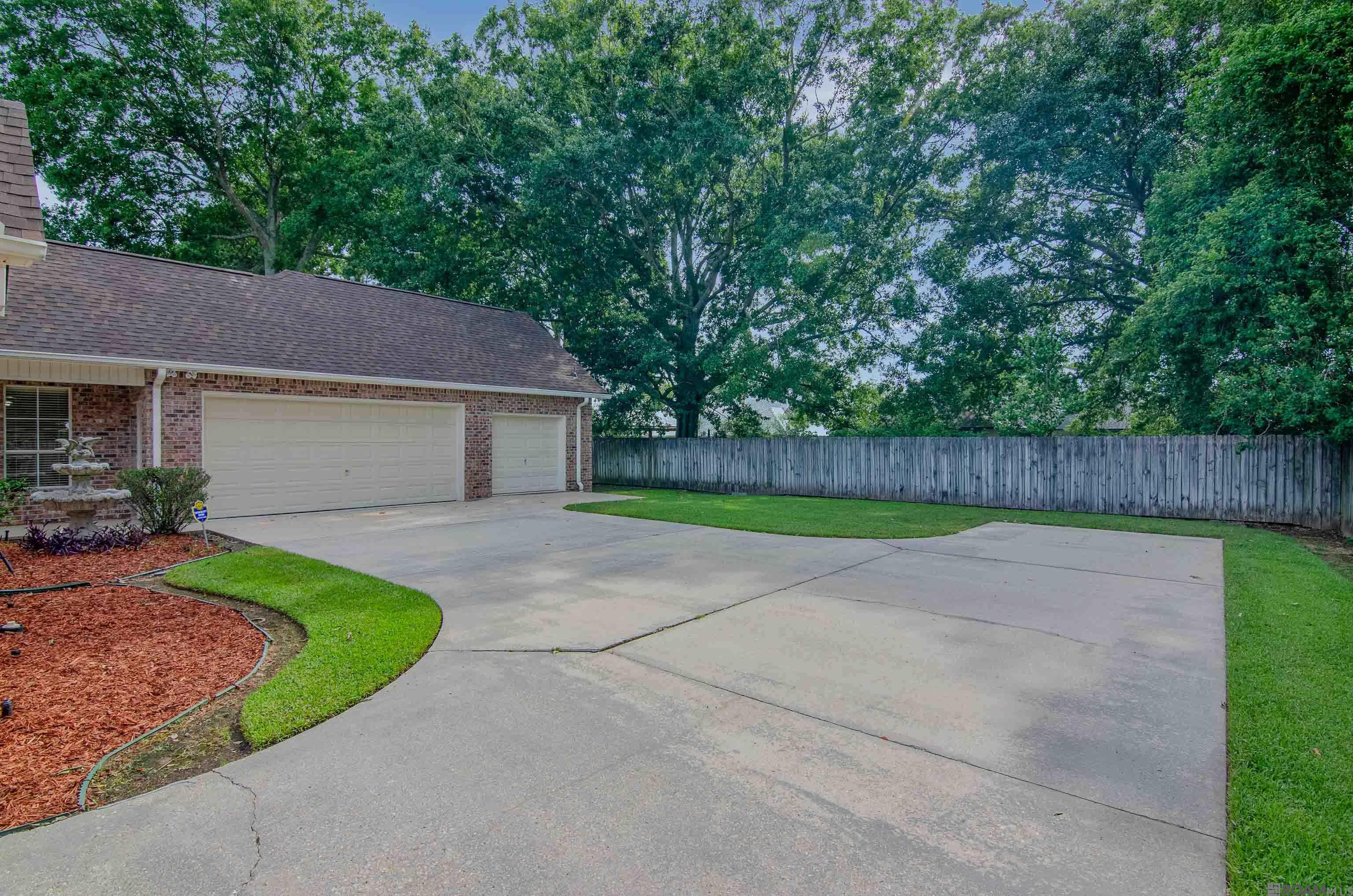 5608 Tennyson Dr