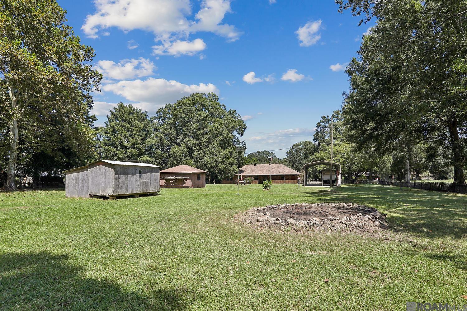 2705 Meadowood Dr