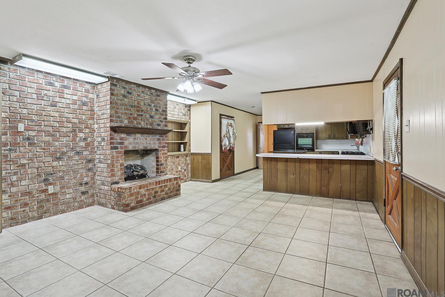 2705 Meadowood Dr