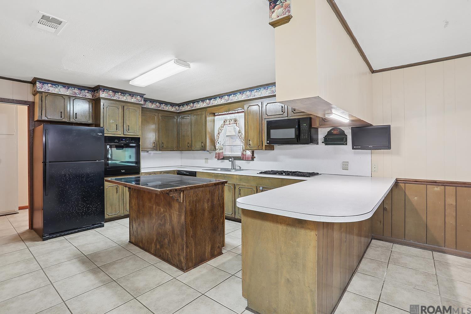 2705 Meadowood Dr