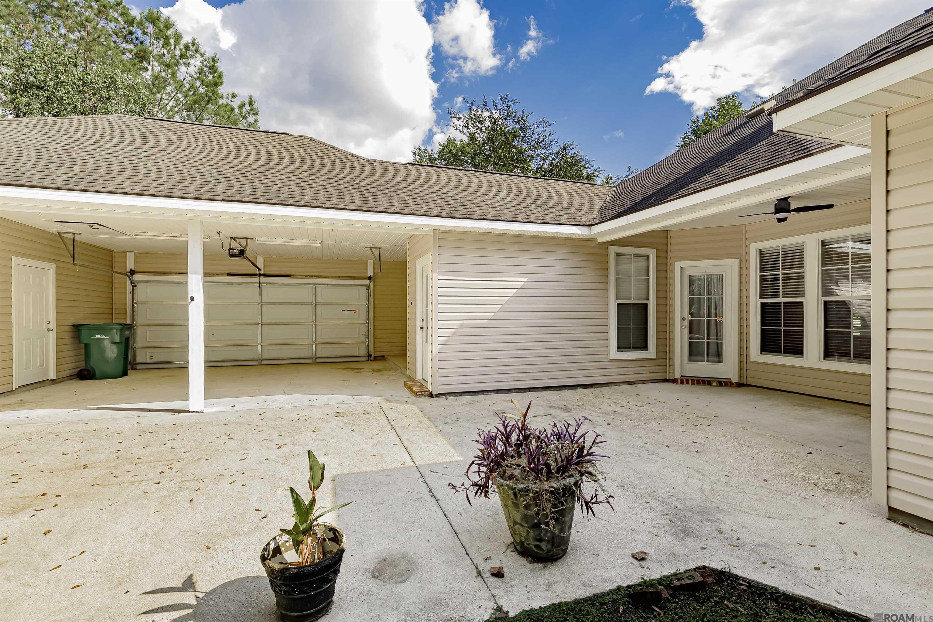 6959 Elm Park Ln