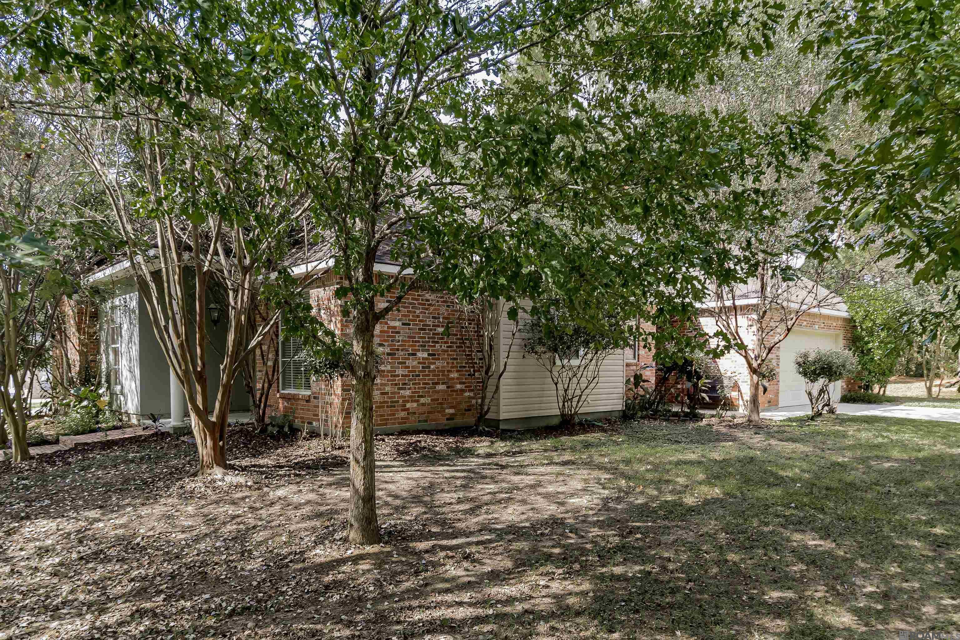 6959 Elm Park Ln