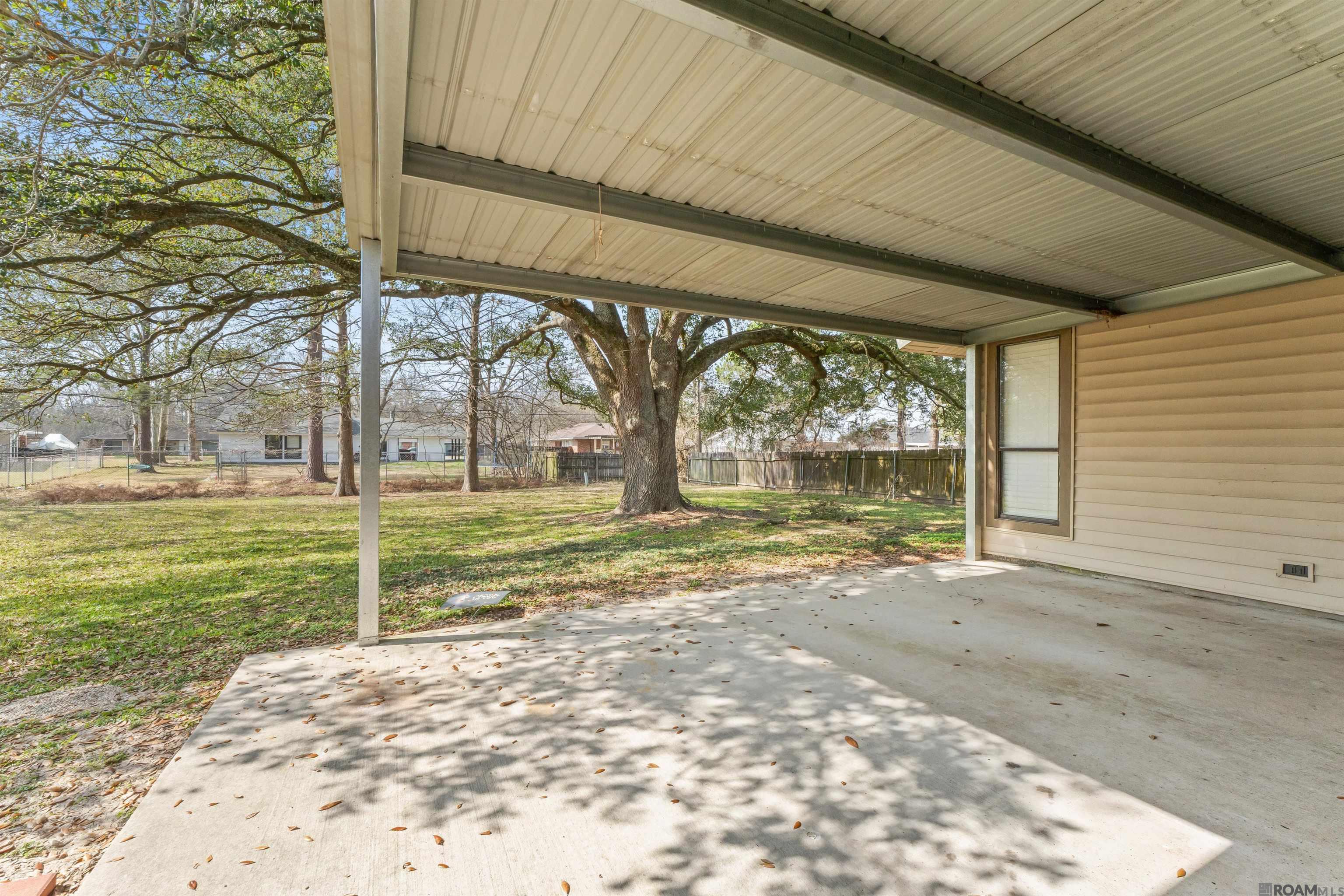 9842 Hawthorne Dr
