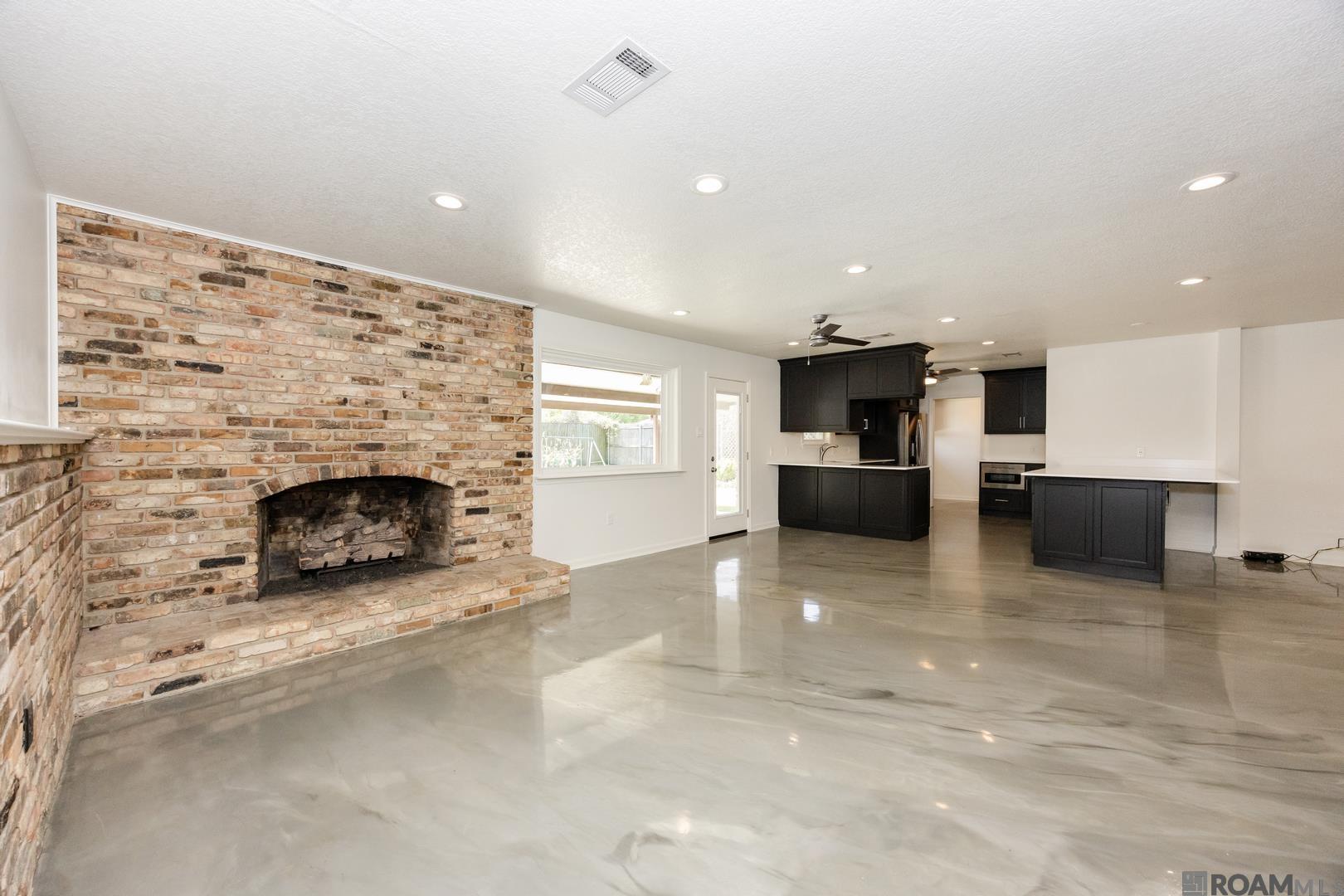 12424 Mollylea Dr