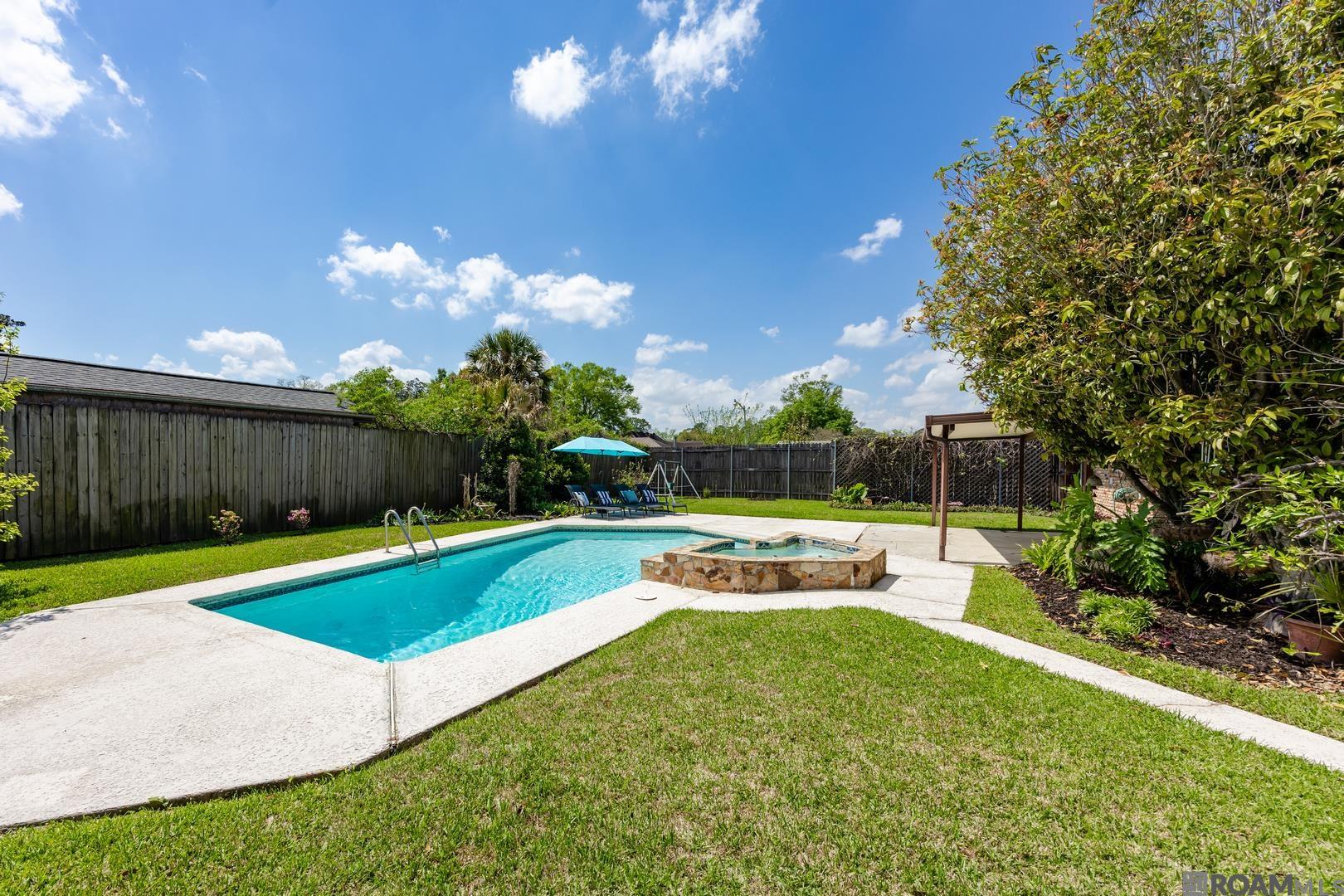 12424 Mollylea Dr
