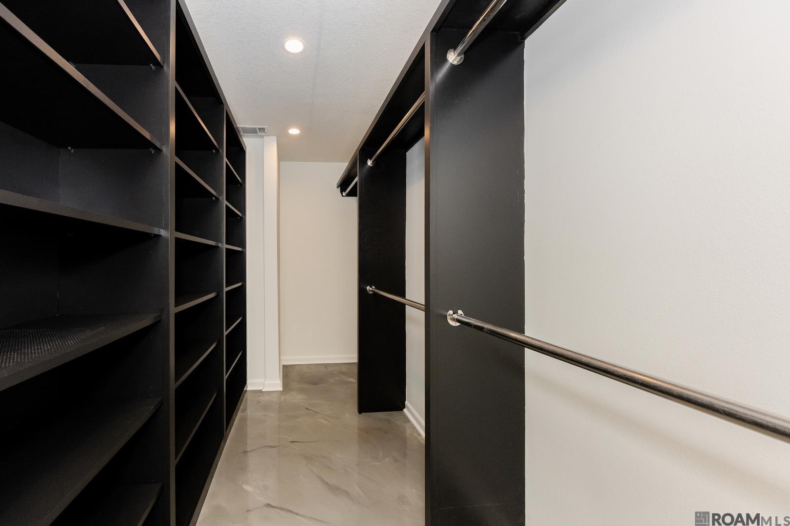 12424 Mollylea Dr