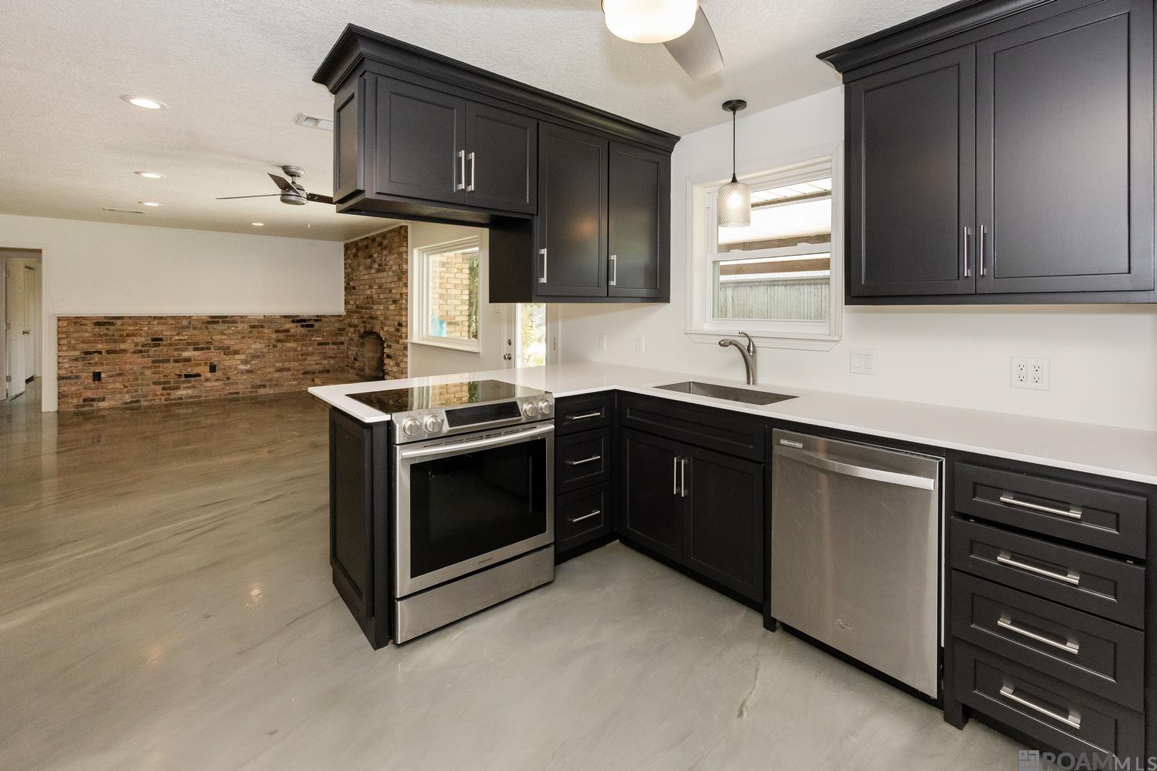 12424 Mollylea Dr