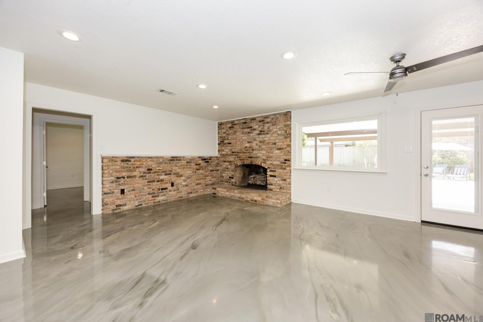 12424 Mollylea Dr