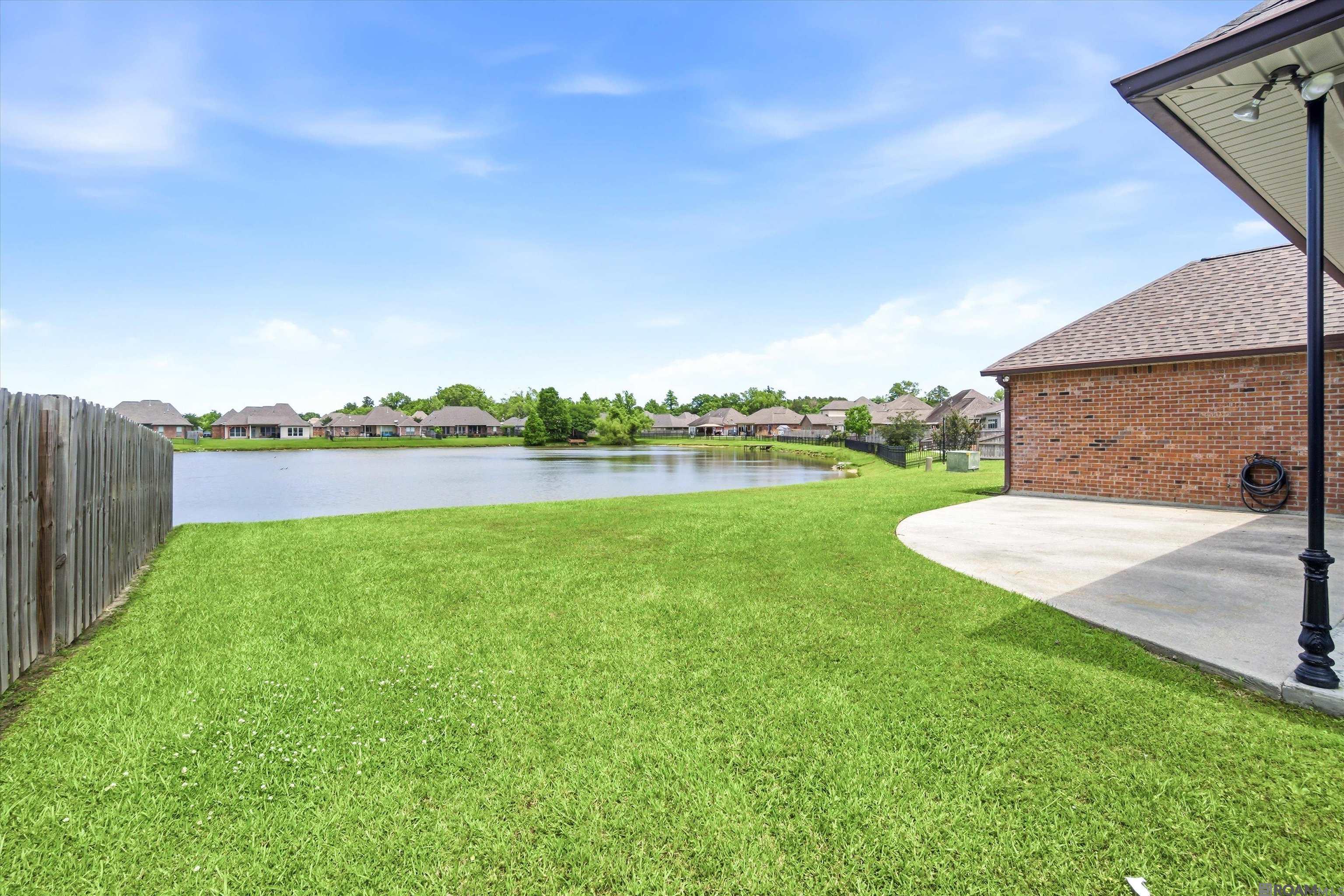 13383 Williamsburg Dr