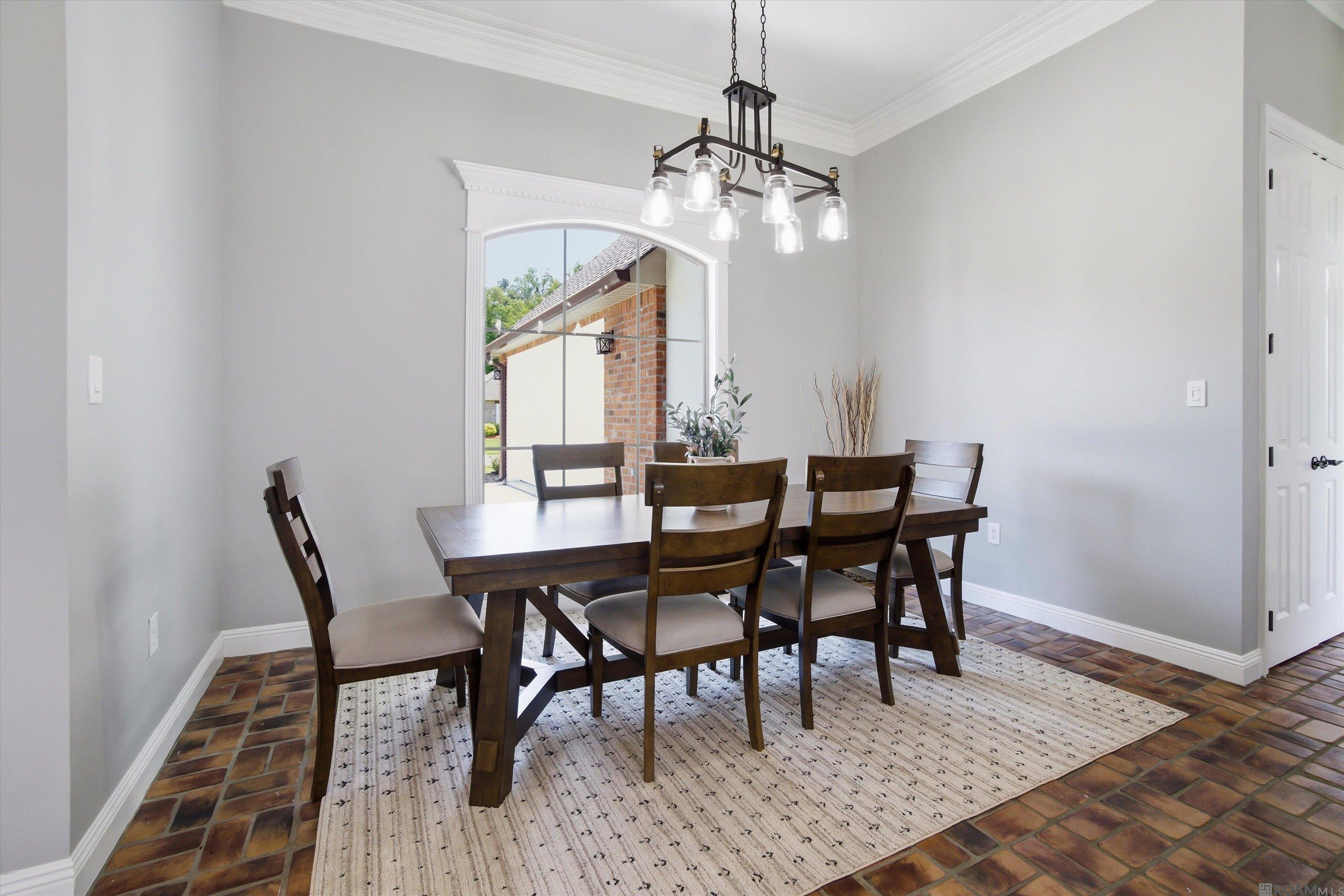 13383 Williamsburg Dr
