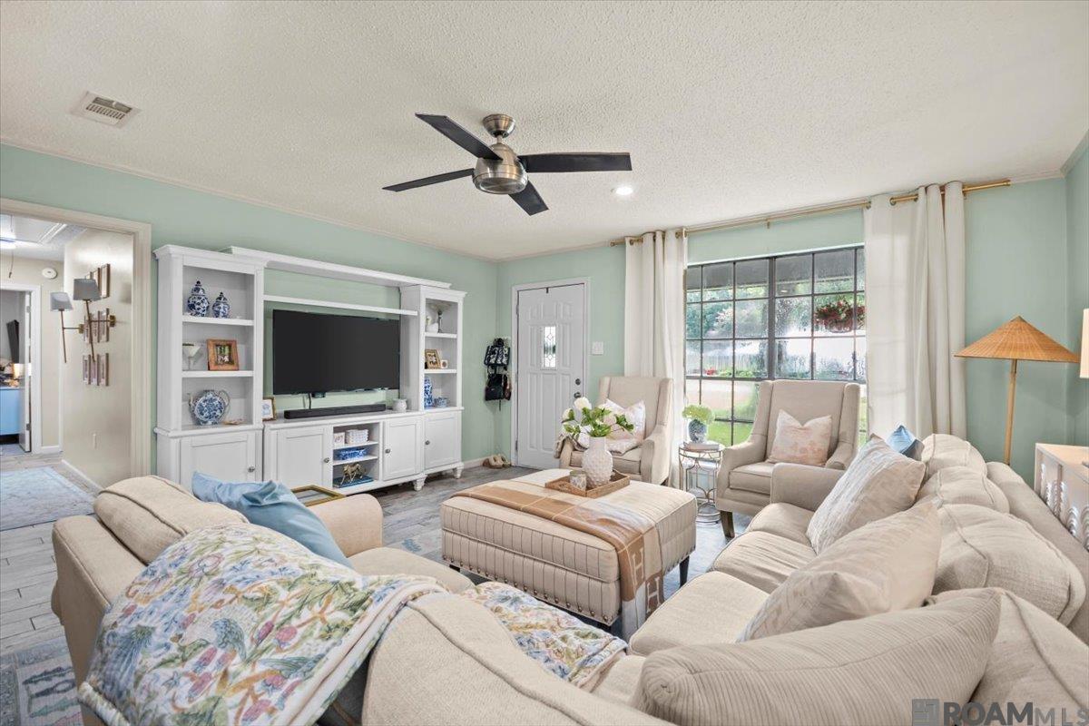 26811 Pen Dr