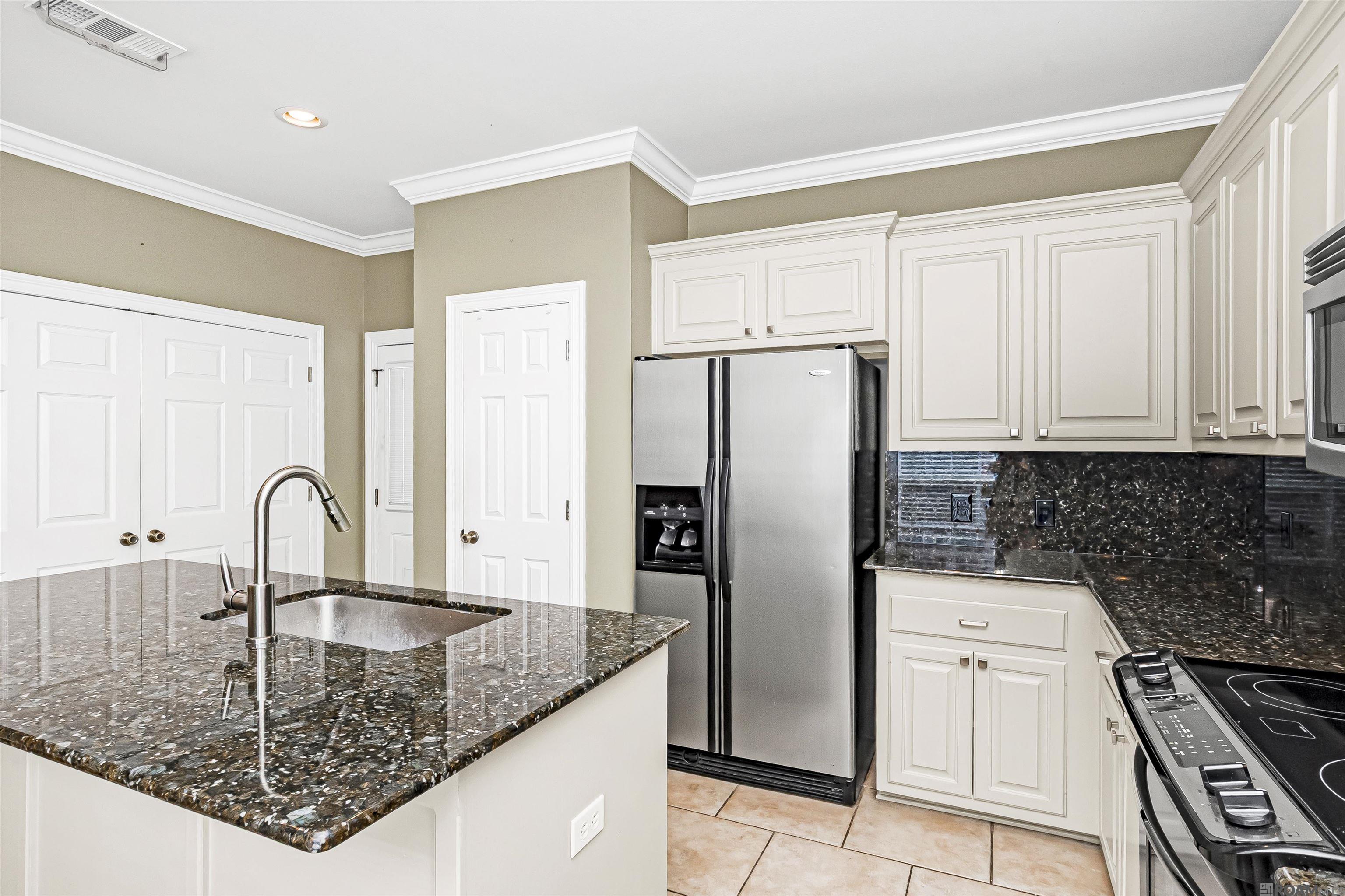 105 River Run Ct