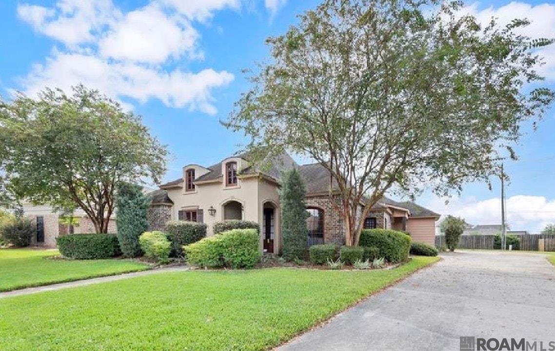2058 Pointe South Dr