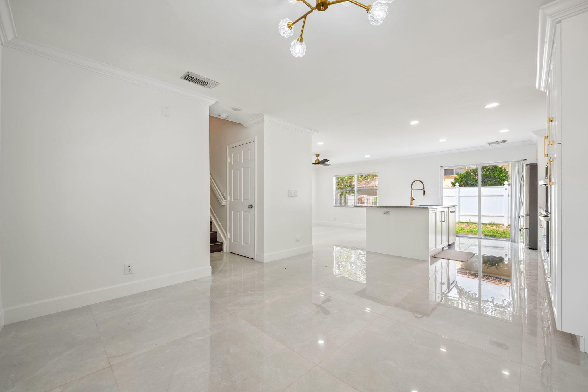 3460 COMMODORE Court