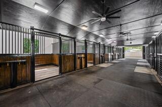 708 Rambling Drive Circle ~ Barn & Apartment
