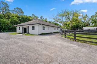 708 Rambling Drive Circle ~ Barn & Apartment