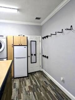 708 Rambling Drive Circle ~ Barn & Apartment