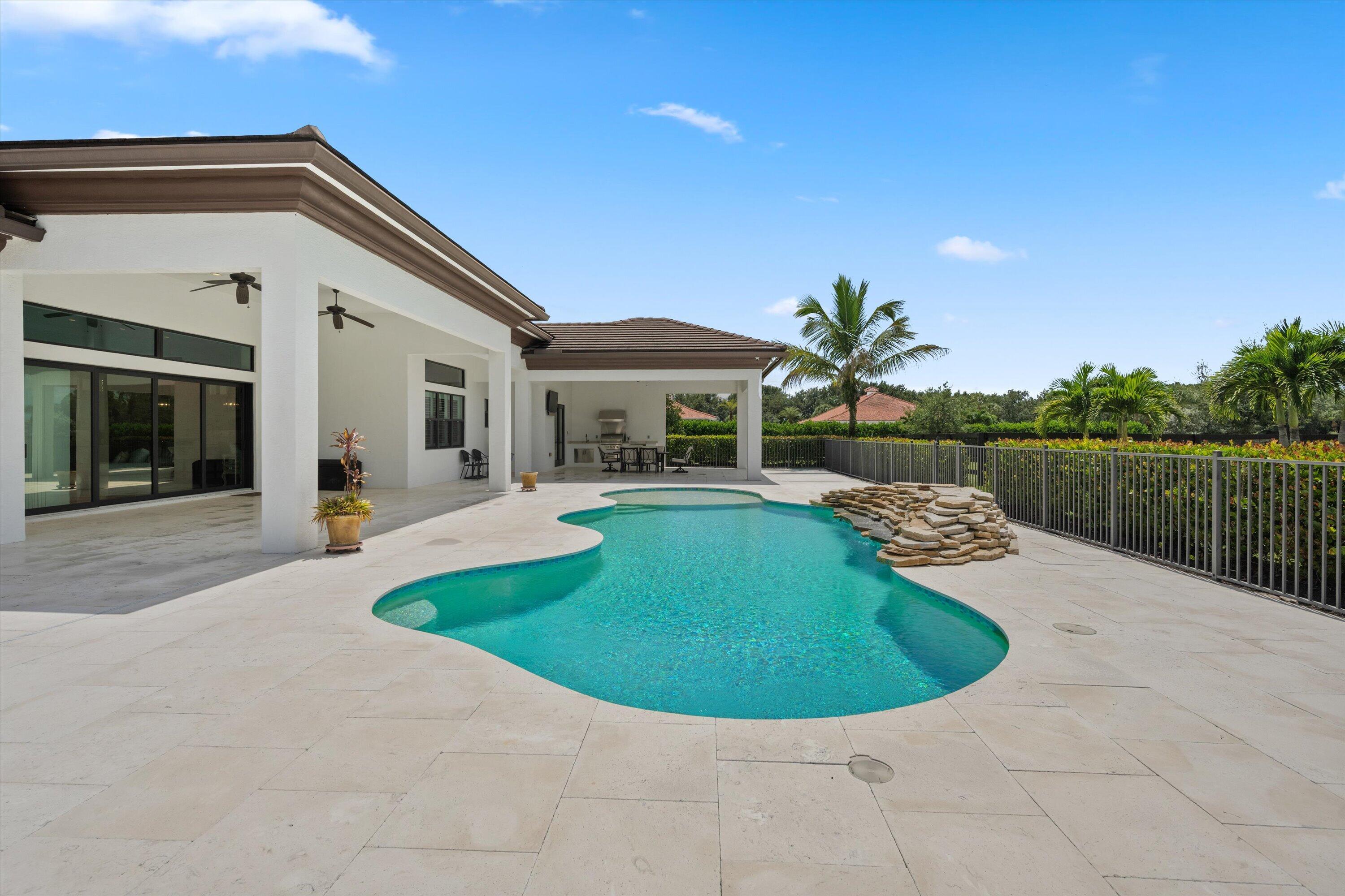843 STALLION Drive
