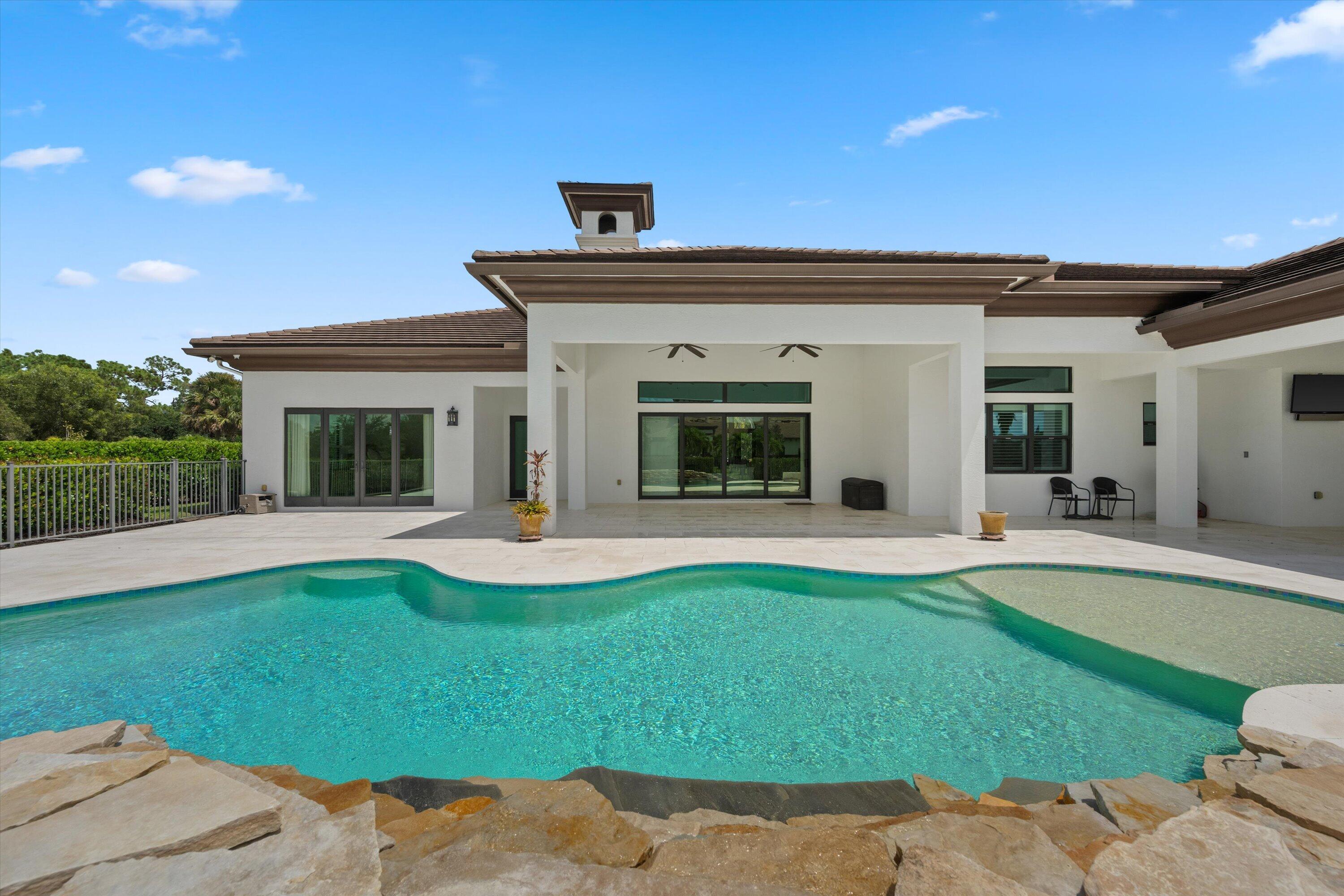 843 STALLION Drive