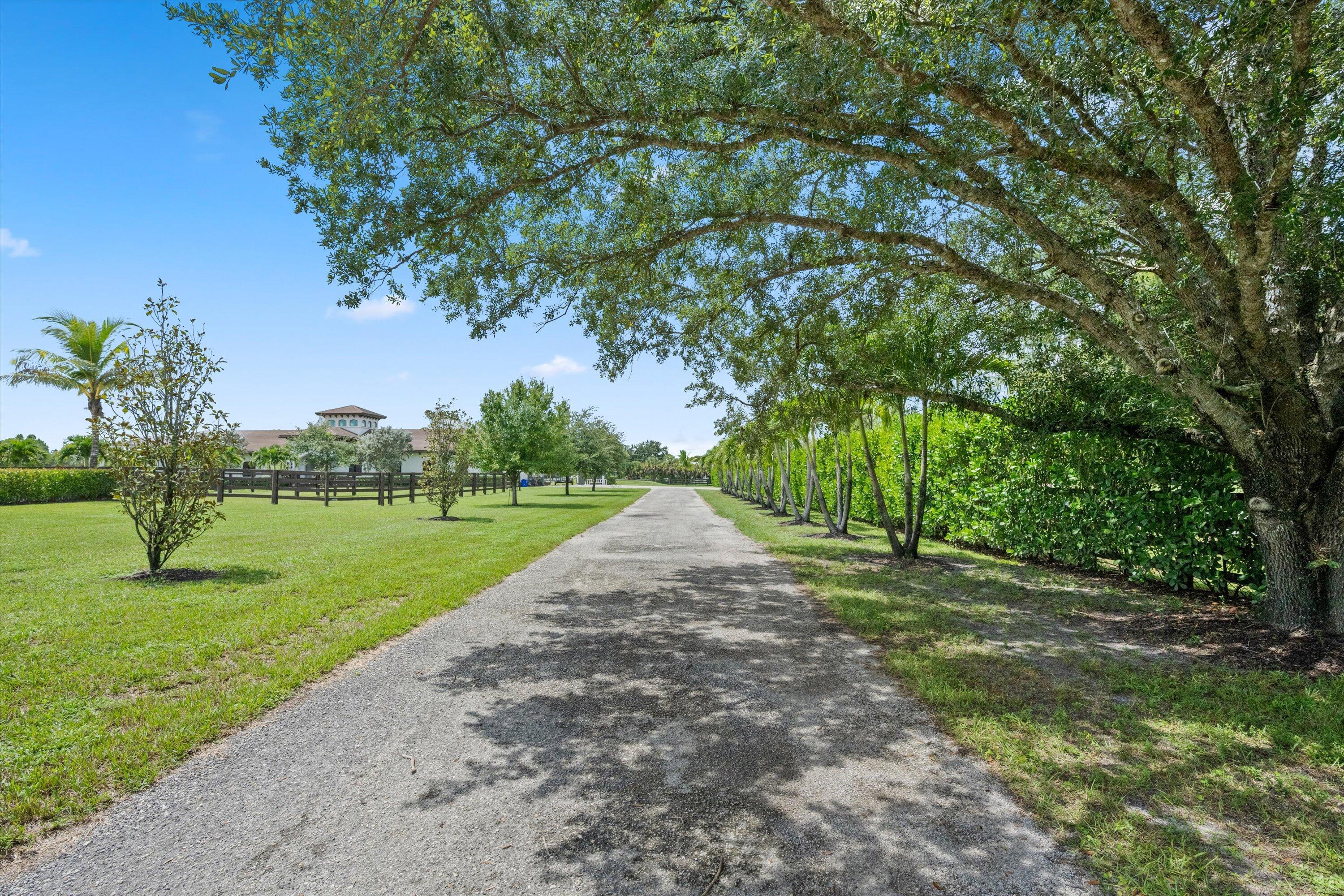 843 STALLION Drive