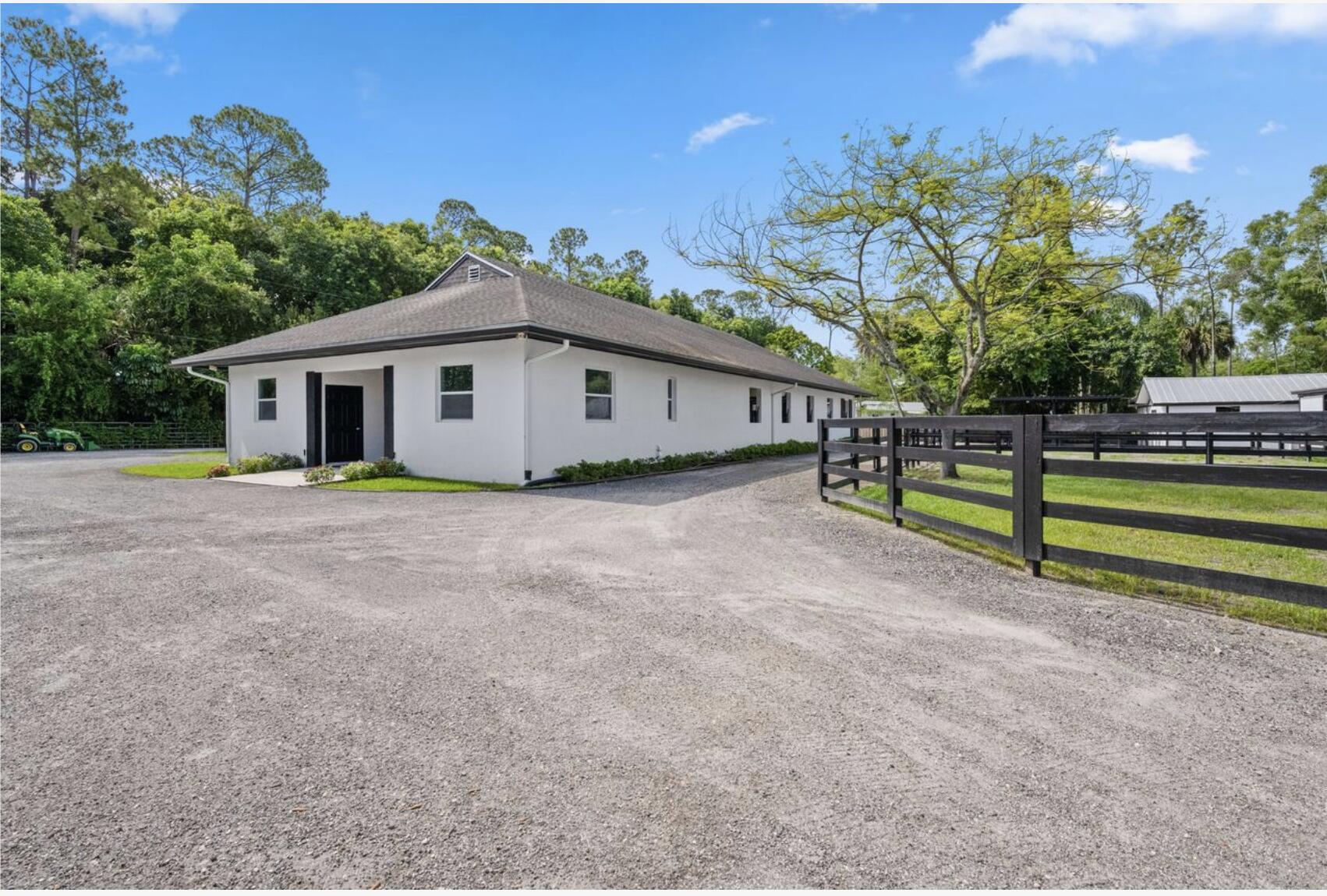 843 STALLION Drive
