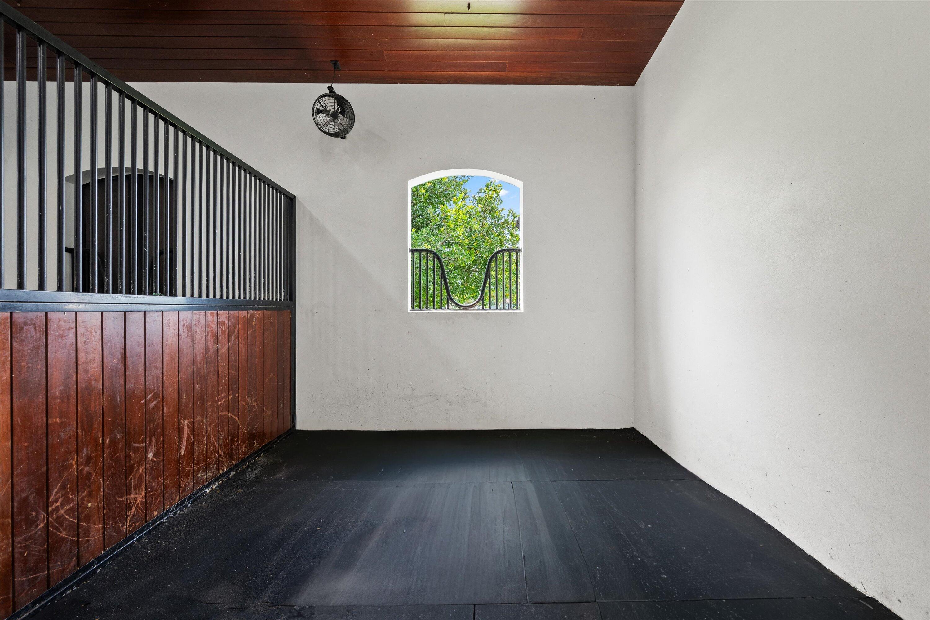 843 STALLION Drive