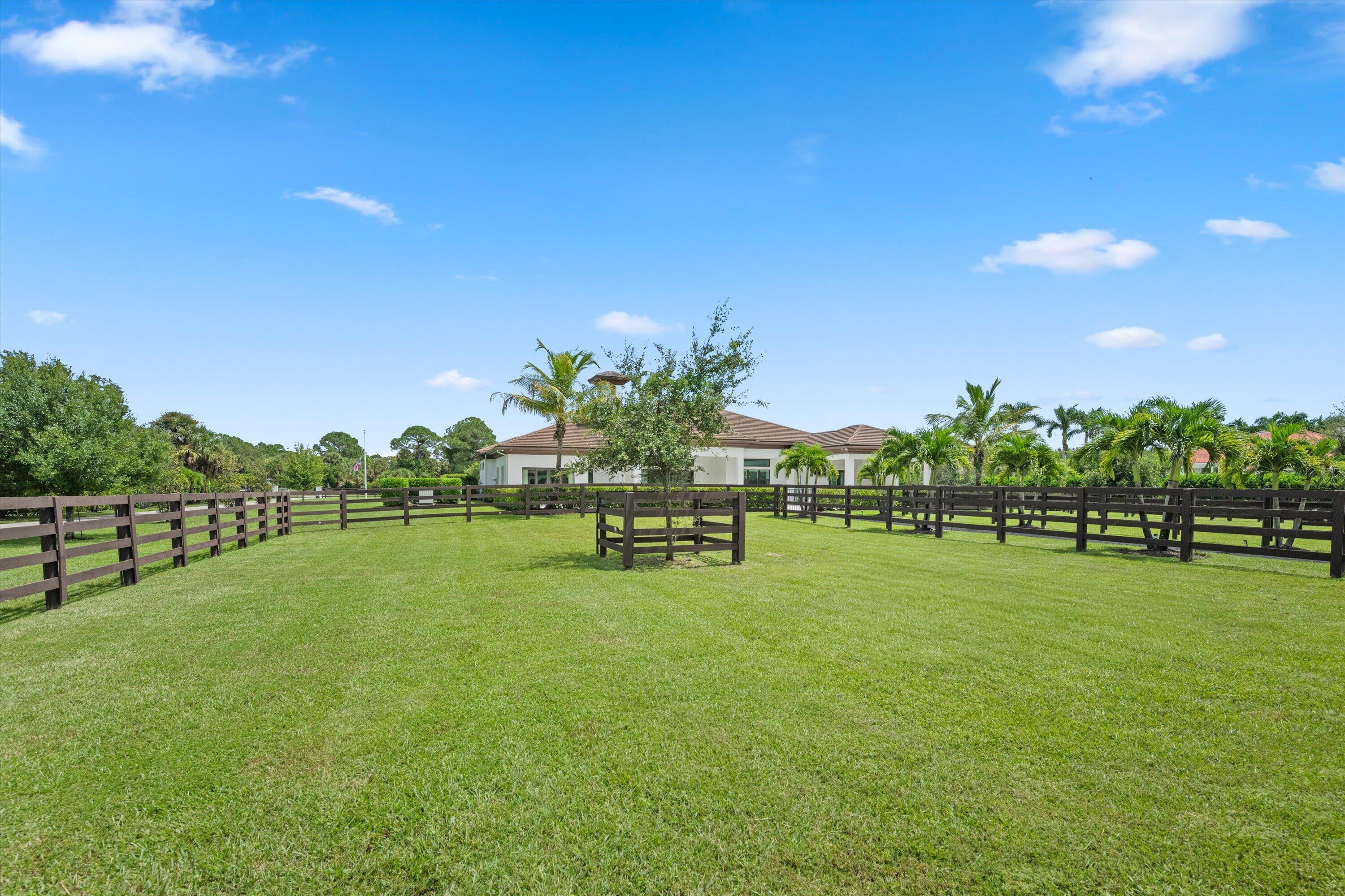 843 STALLION Drive