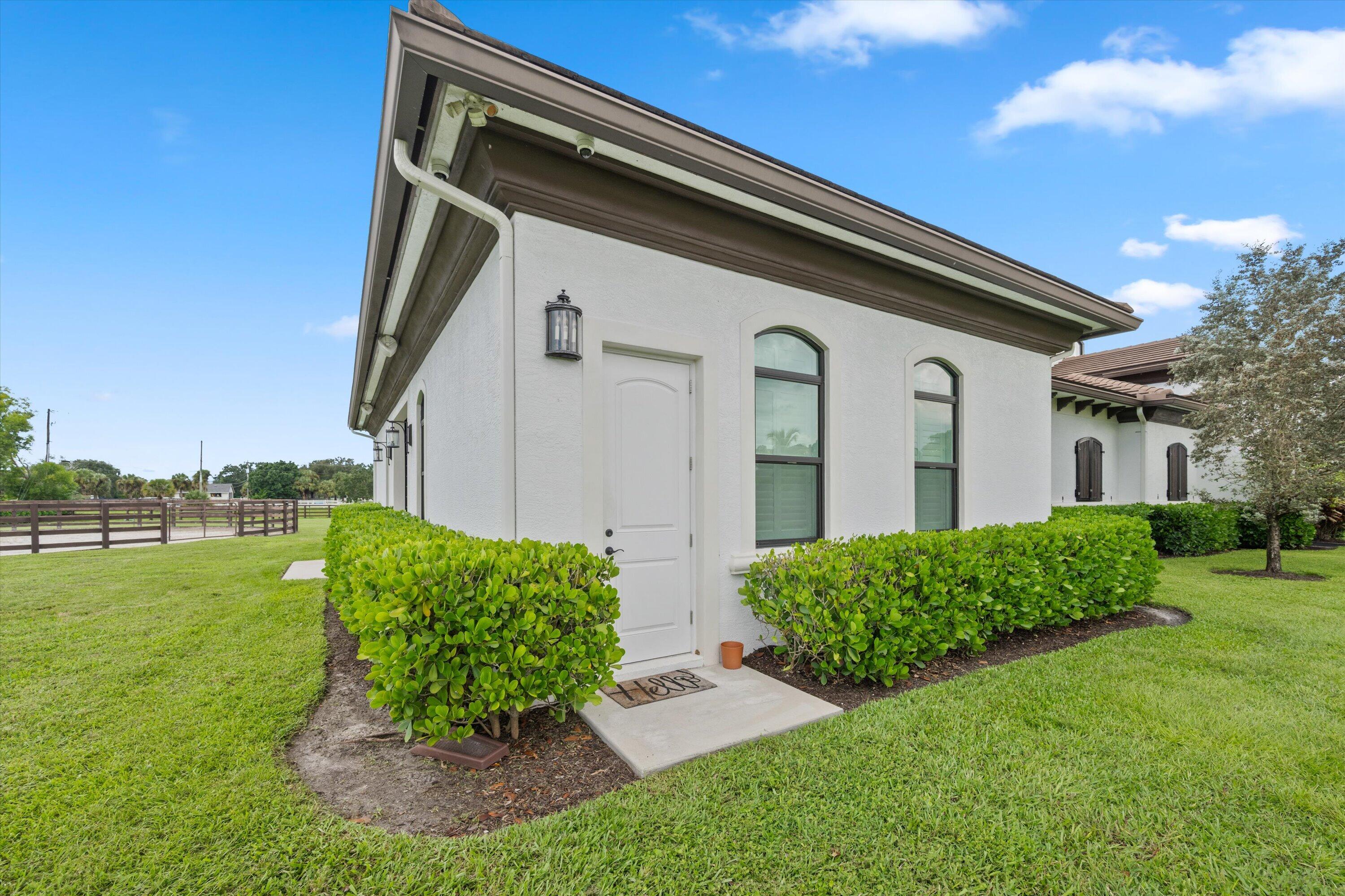 843 STALLION Drive