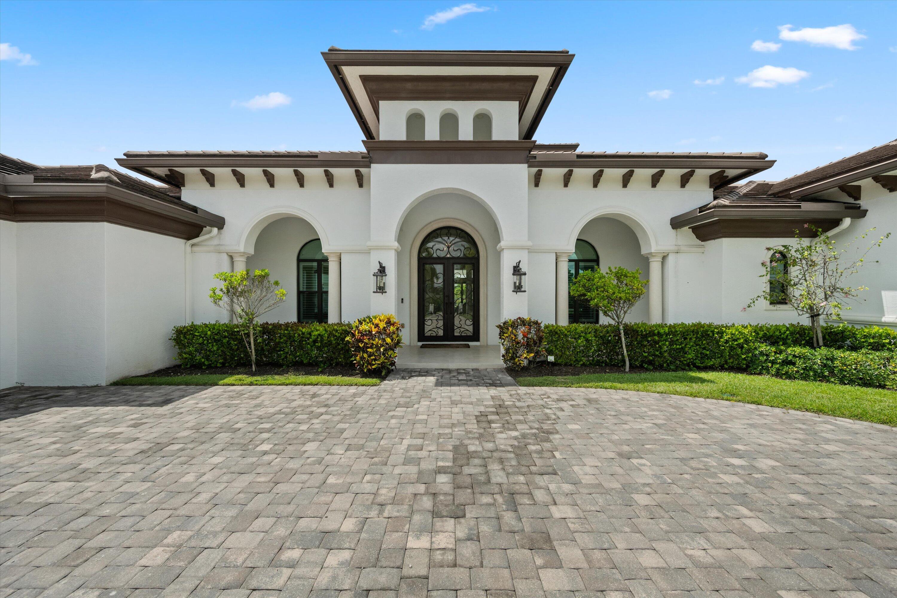 843 STALLION Drive