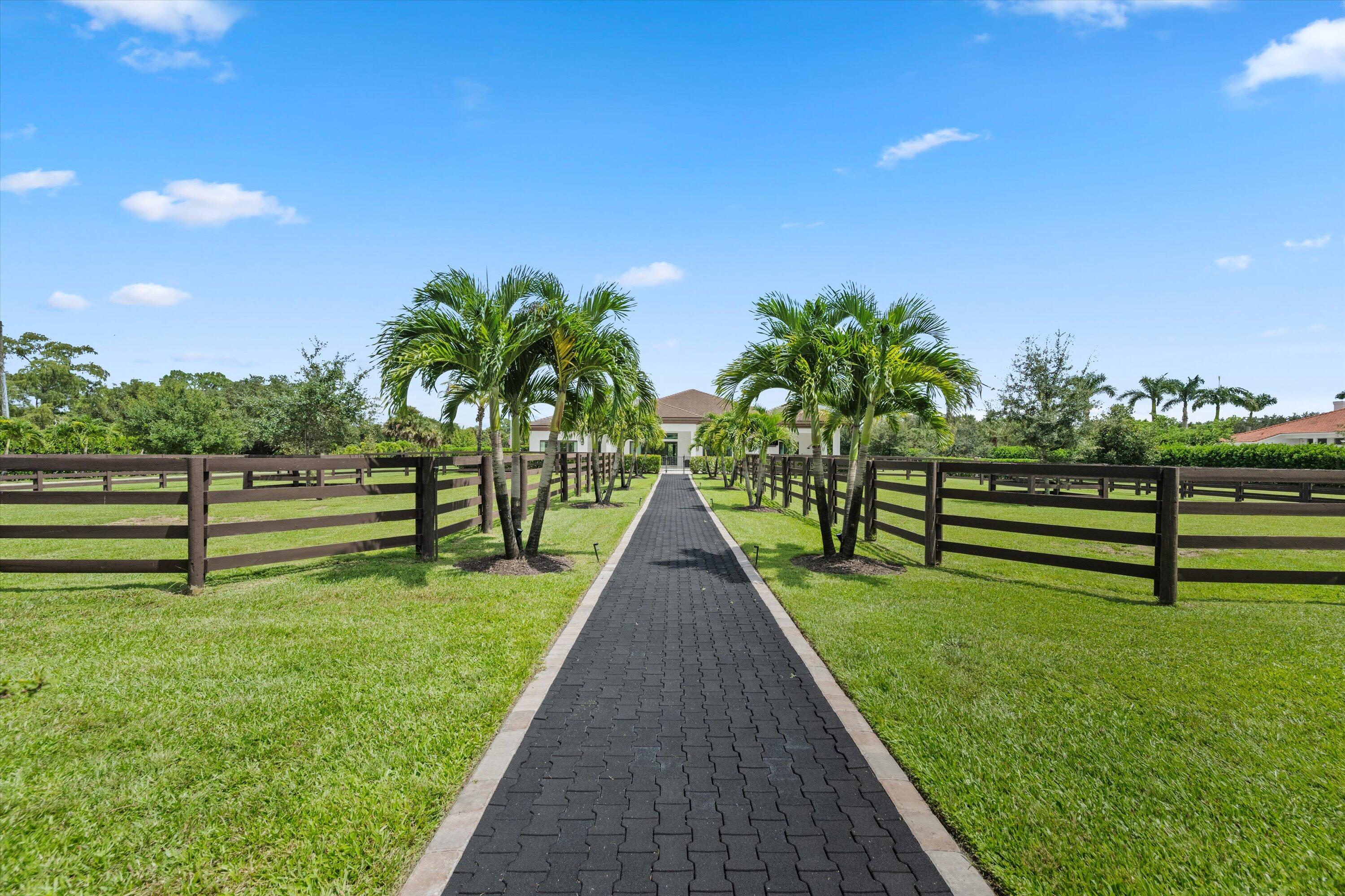 843 STALLION Drive