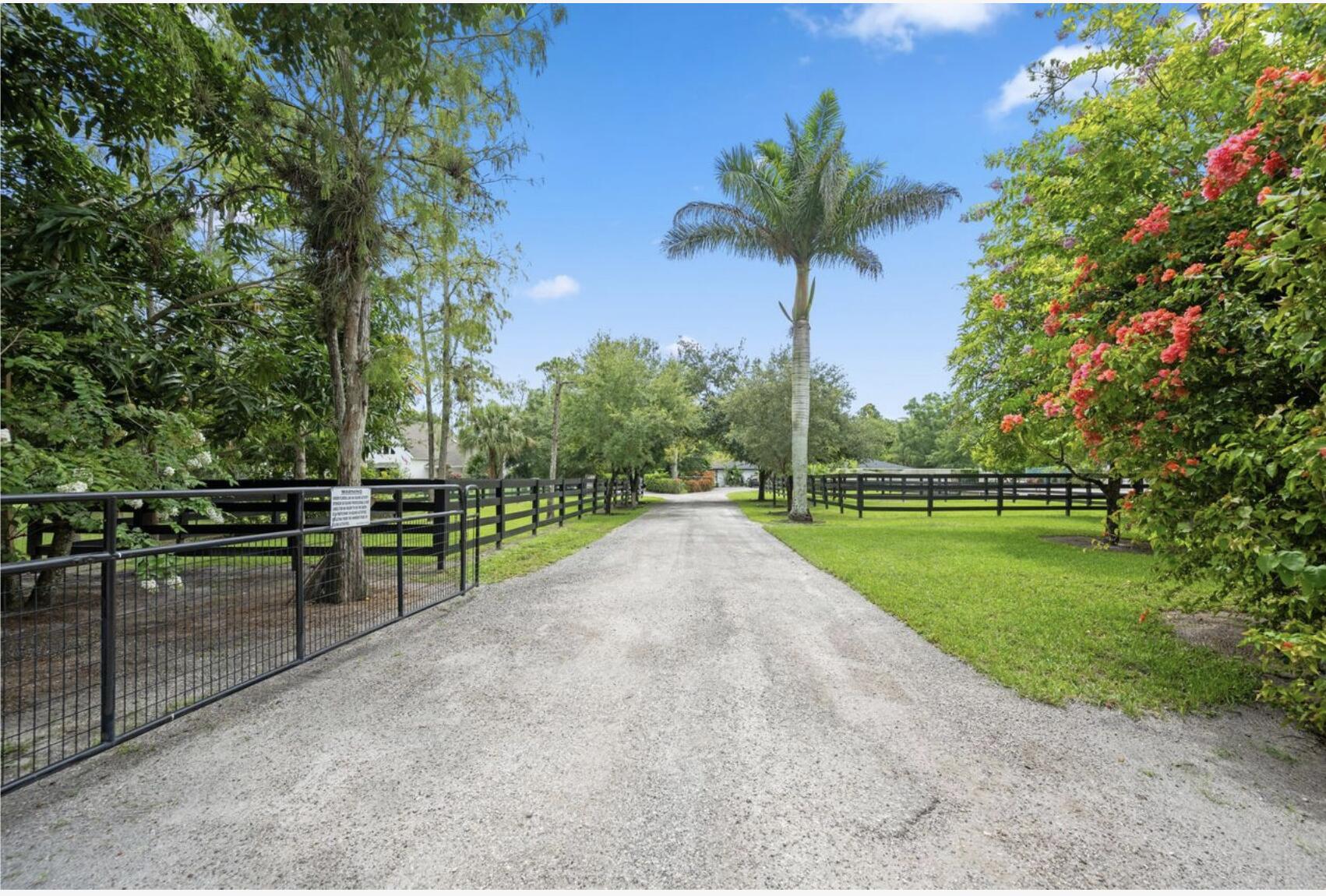 843 STALLION Drive