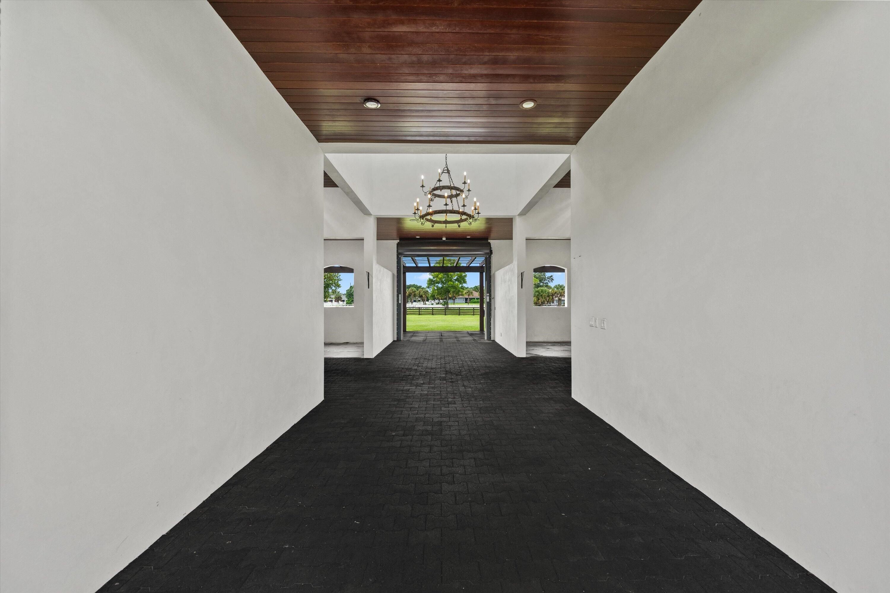 843 STALLION Drive