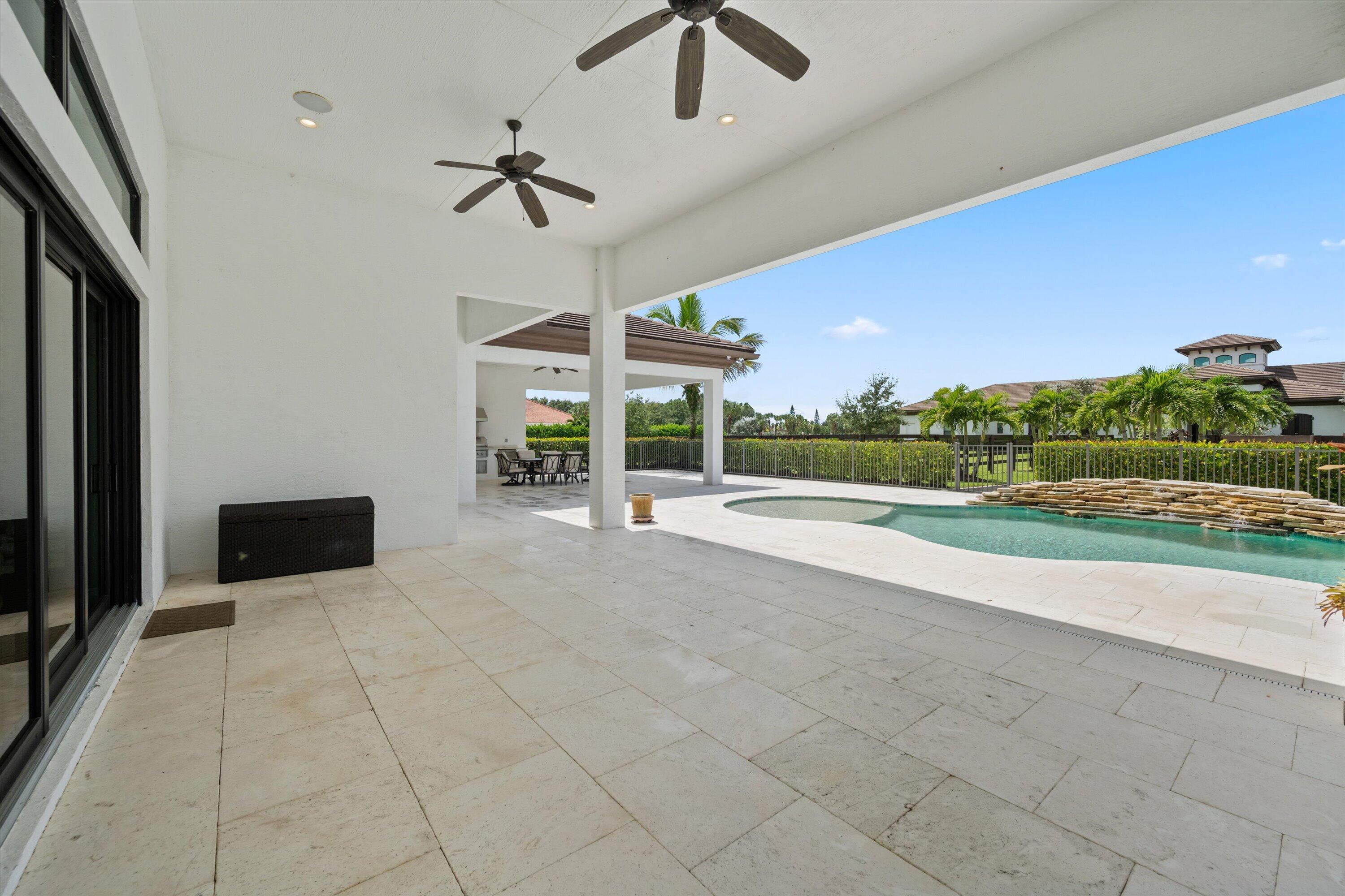 843 STALLION Drive