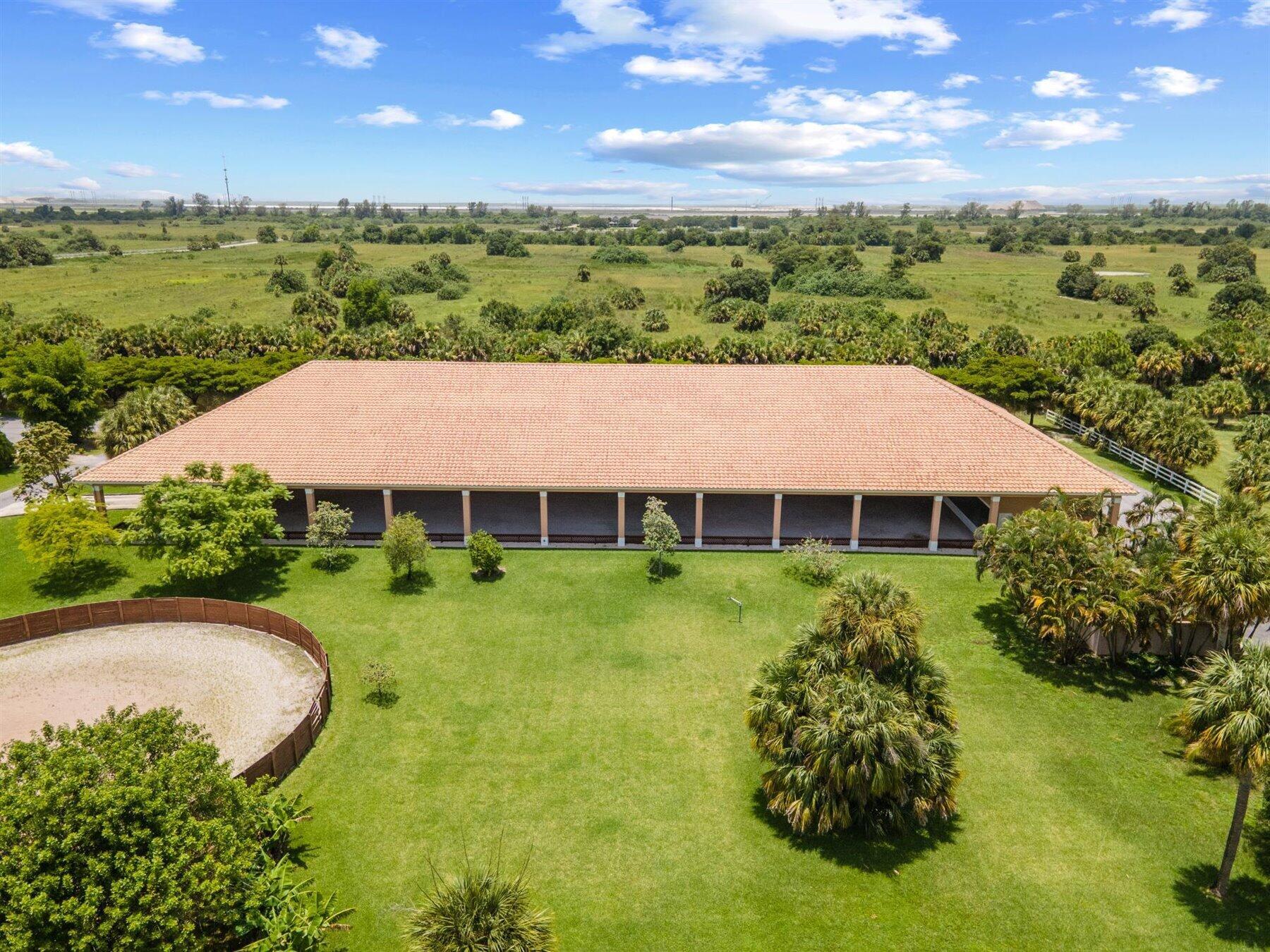 3935 Hanover (Barn & Aptmt) Circle