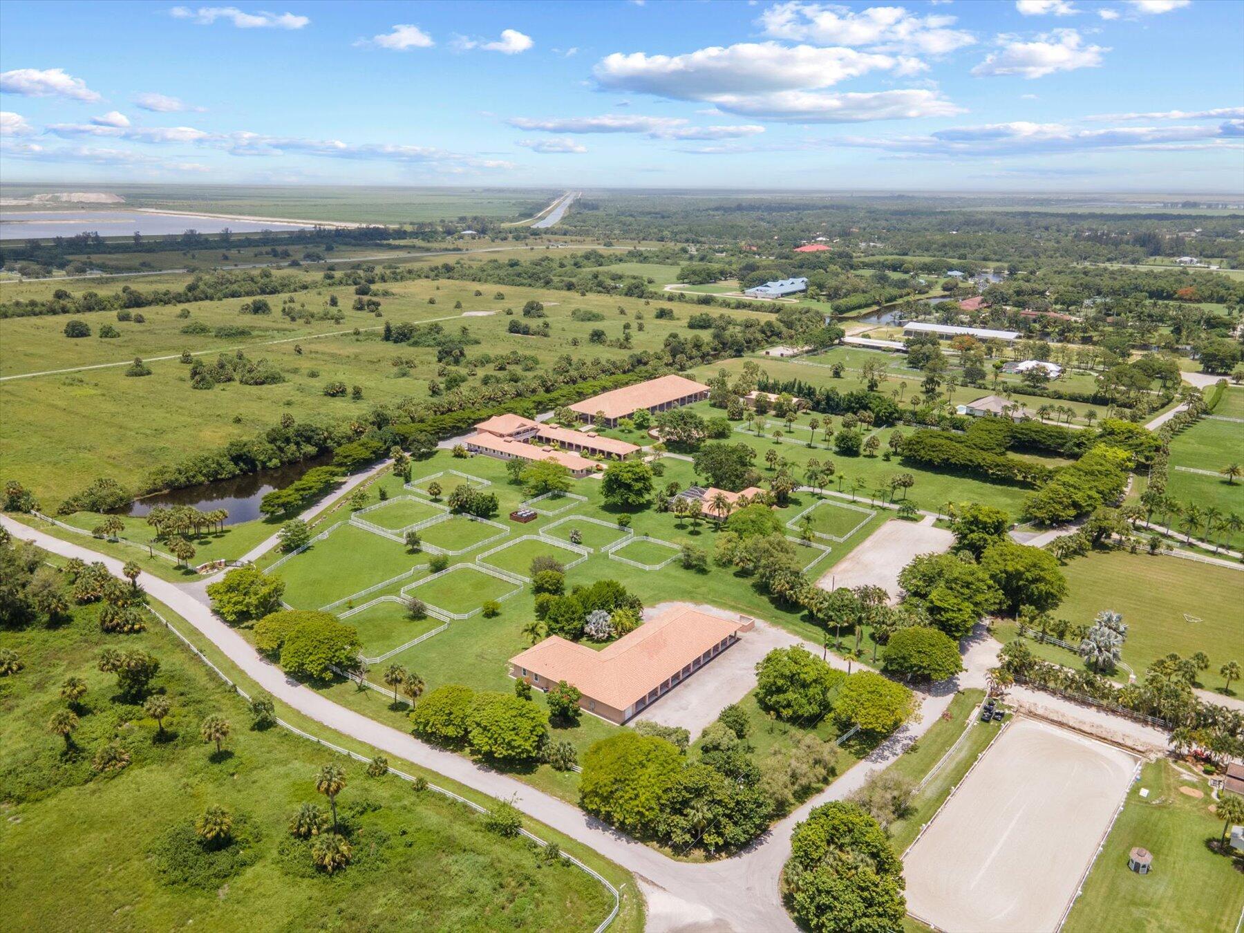 3935 Hanover (Barn & Aptmt) Circle