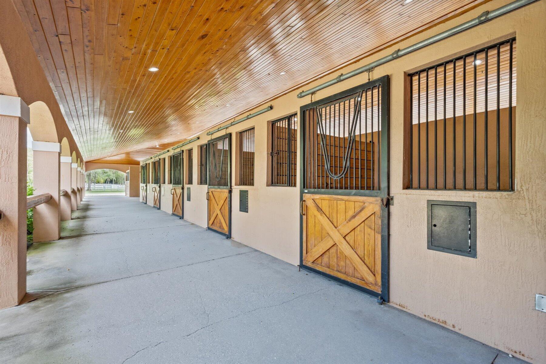 3935 Hanover (Barn & Aptmt) Circle