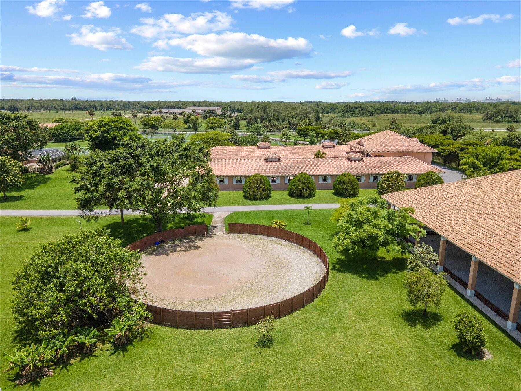 3935 Hanover (Barn & Aptmt) Circle